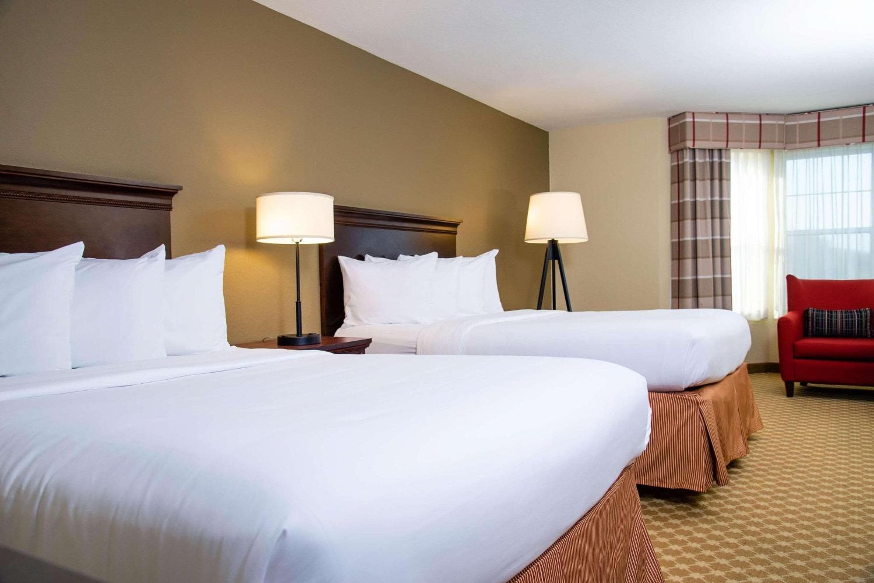 Country Inn & Suites by Radisson, Milwaukee West Brookfield , WI
