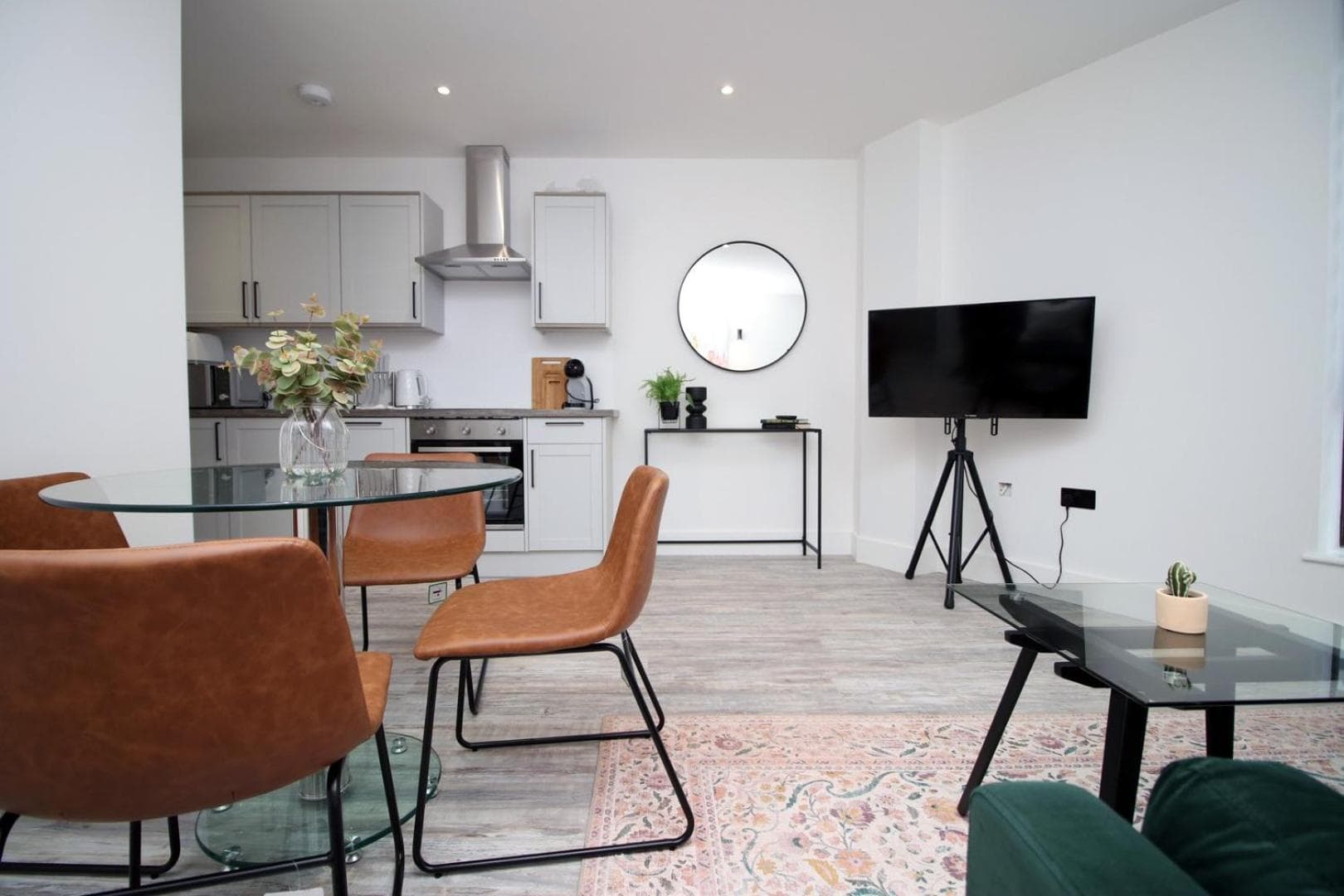 2 BR with Free Parking
