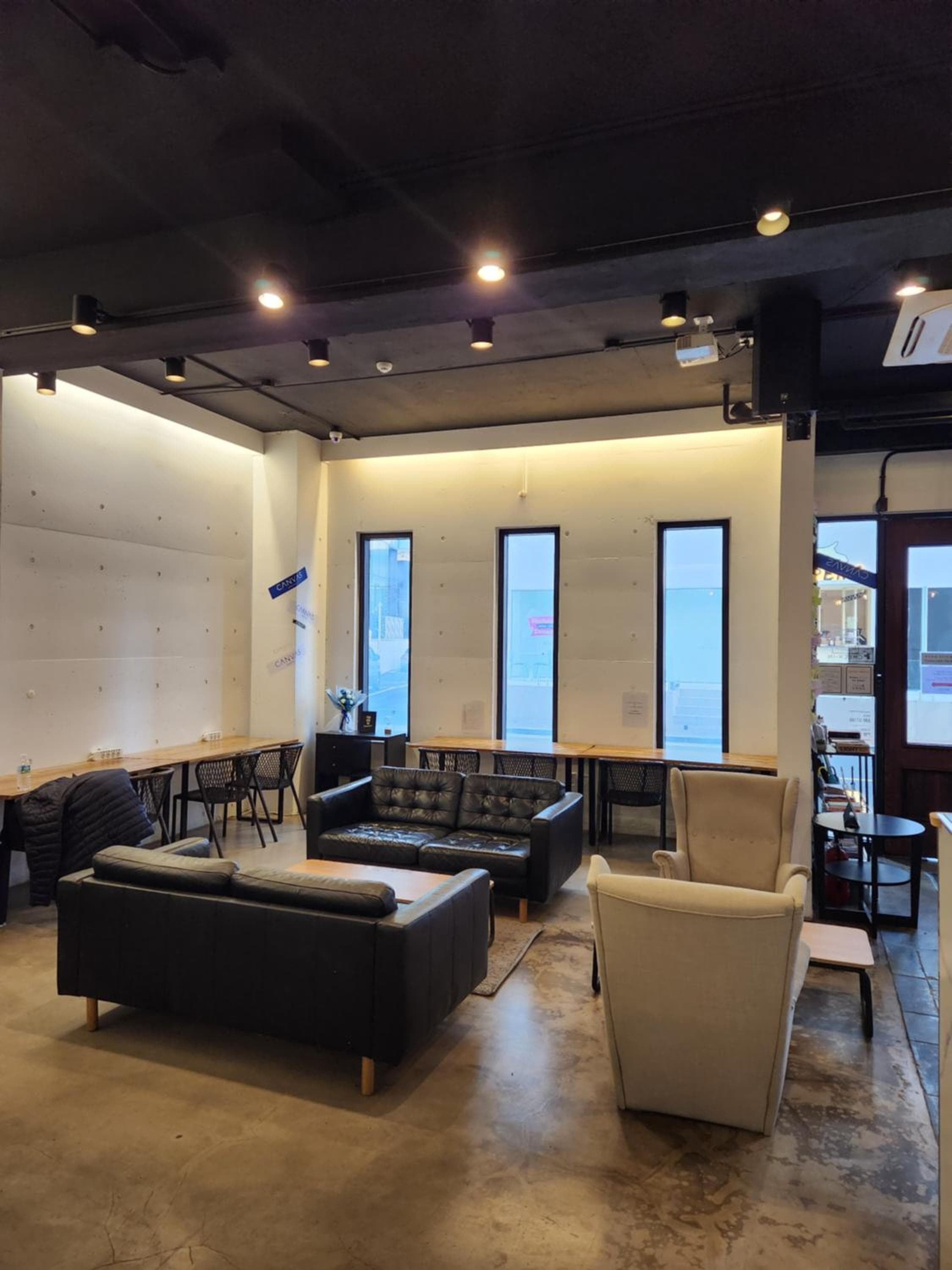 CANVAS BLACK Guesthouse