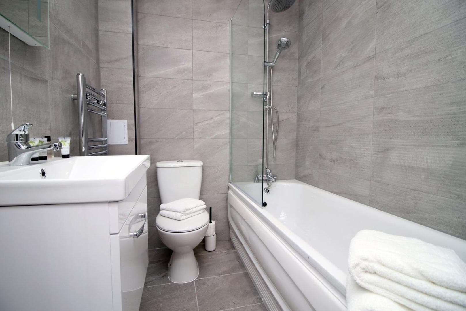 Cohost Partners | Central and Contemporary 2Br