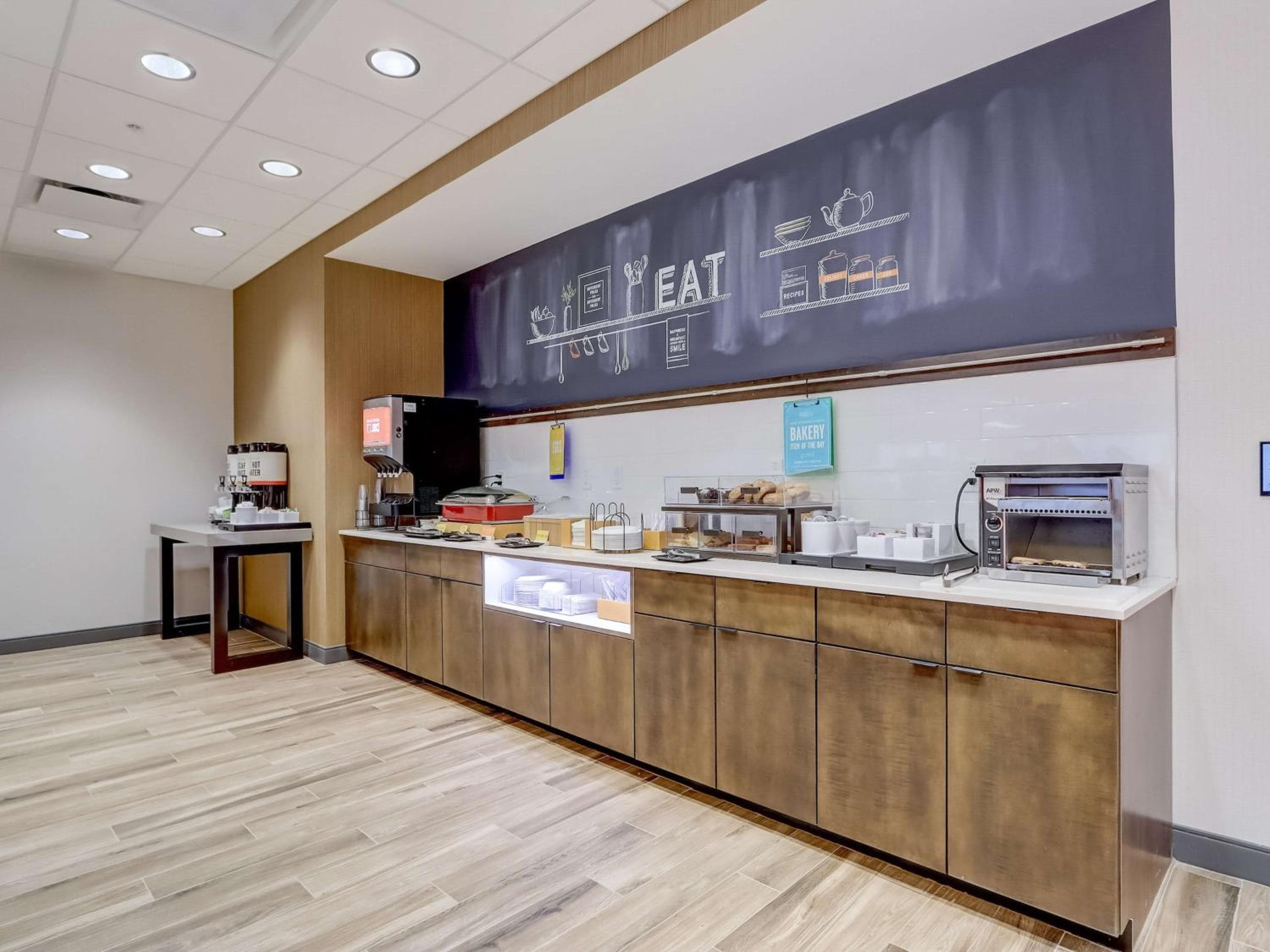 Hampton Inn & Suites Cincinnati Midtown Rookwood