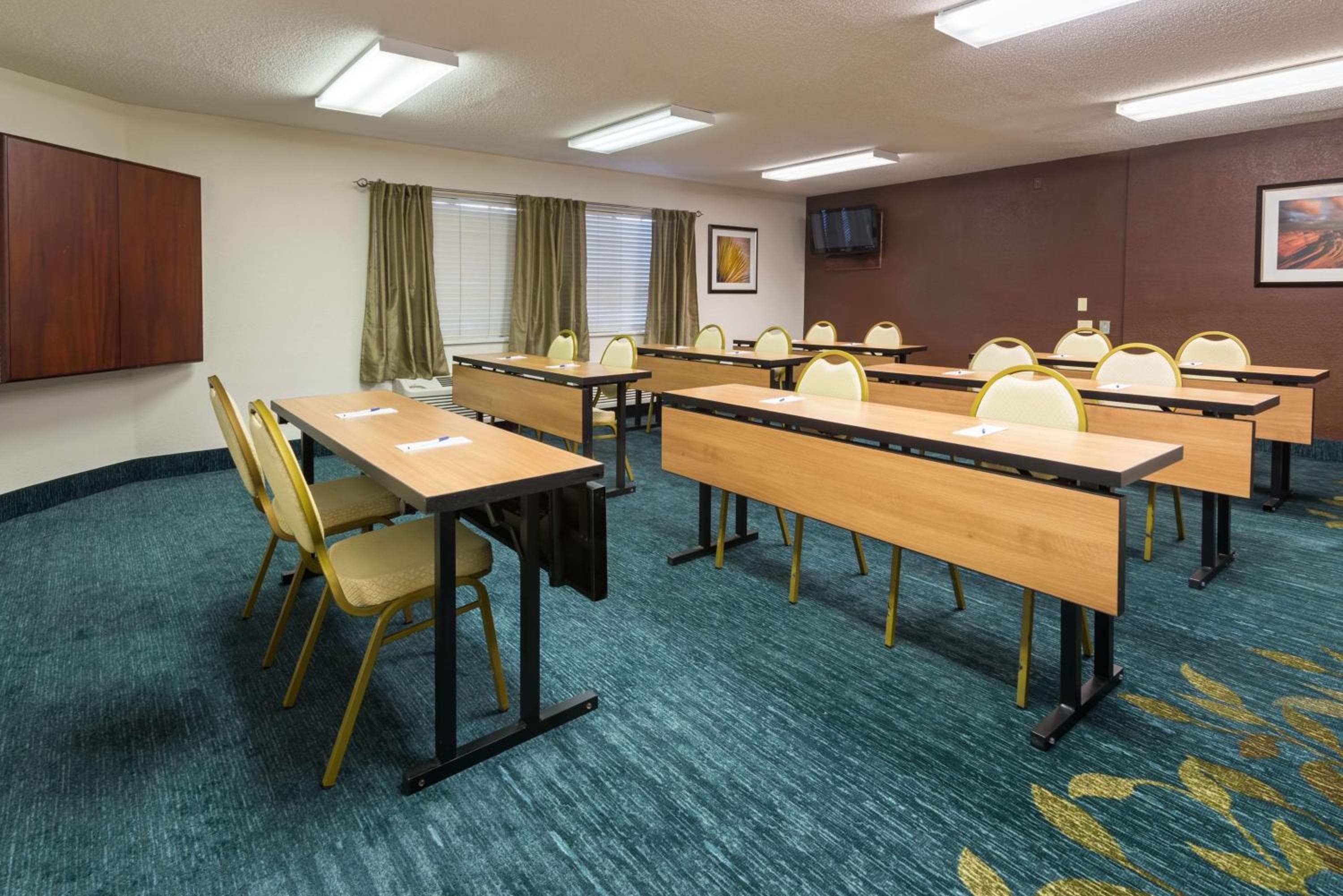 Sonesta Simply Suites Las Vegas Convention Center