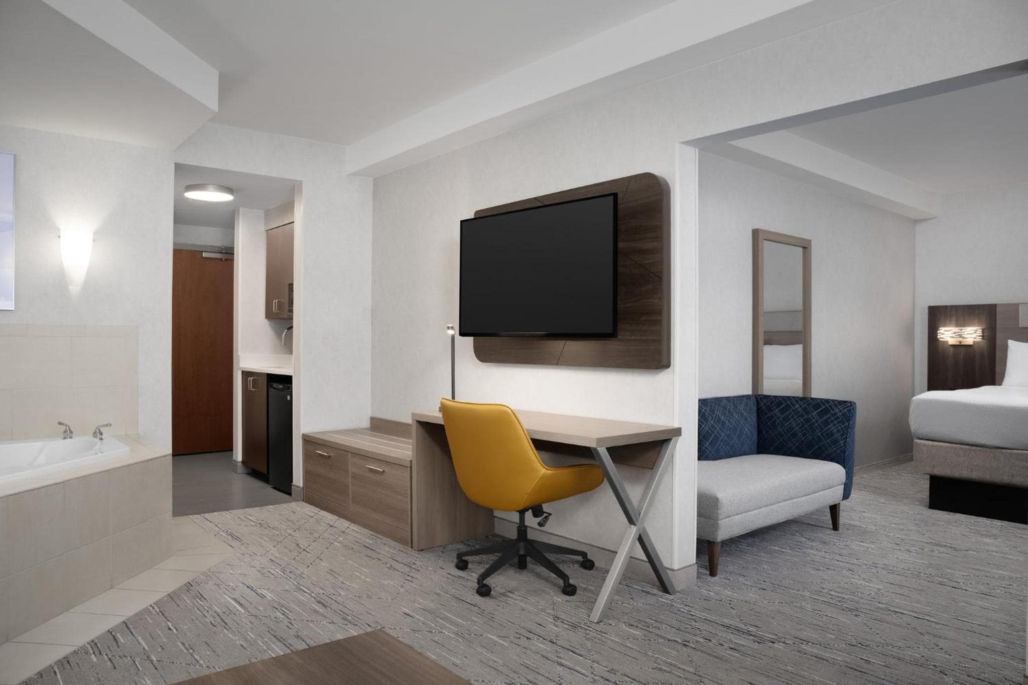 Holiday Inn Express & Suites Alexandria - Fort Belvoir by IHG