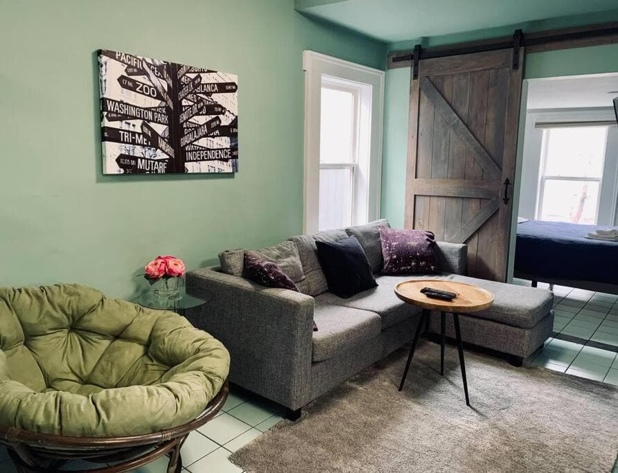 Comfy Apt, Top Floor, Excellent Kitchen