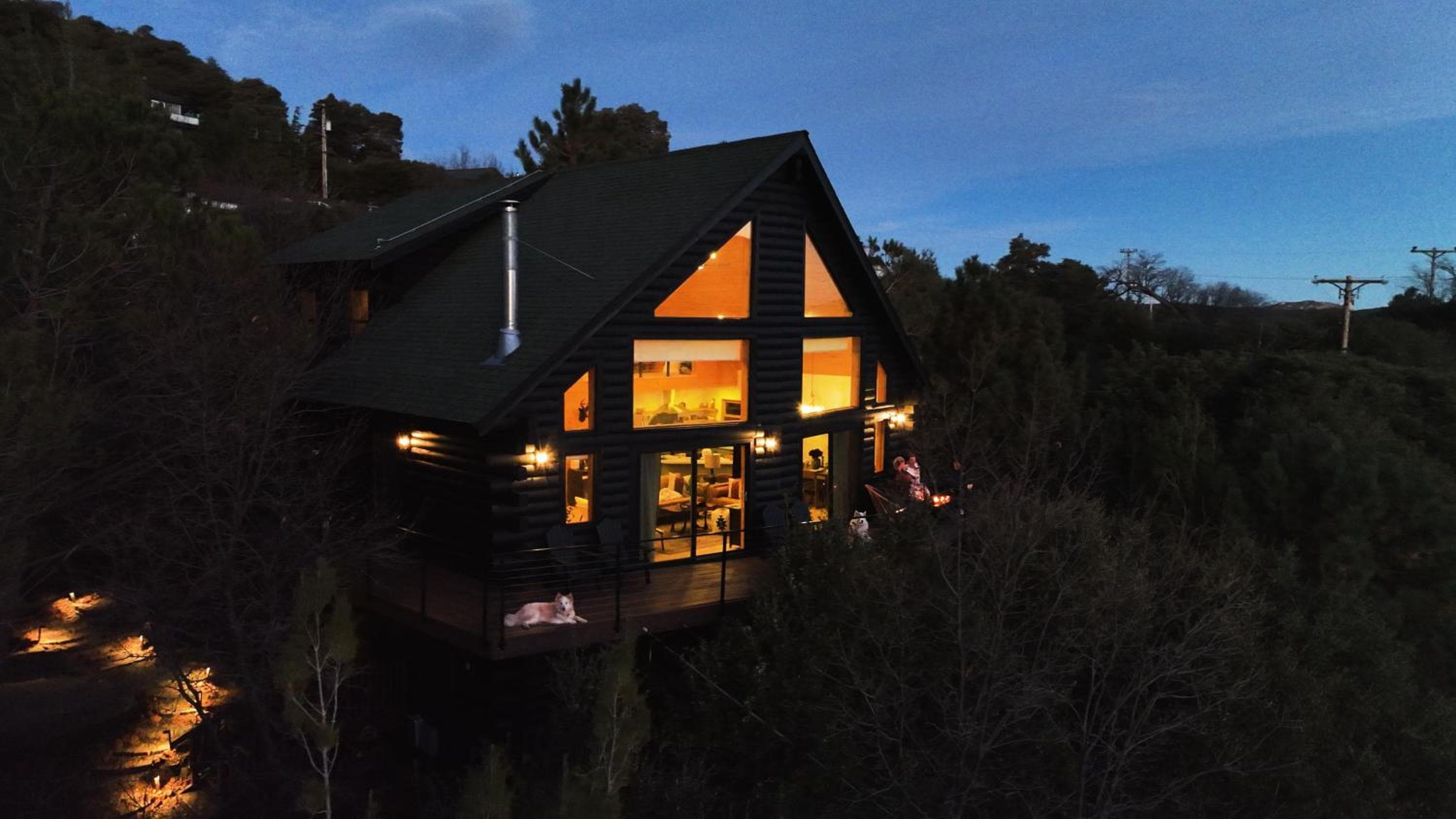 Award-Winning A-Frame with Cedar Hot Tub and Views