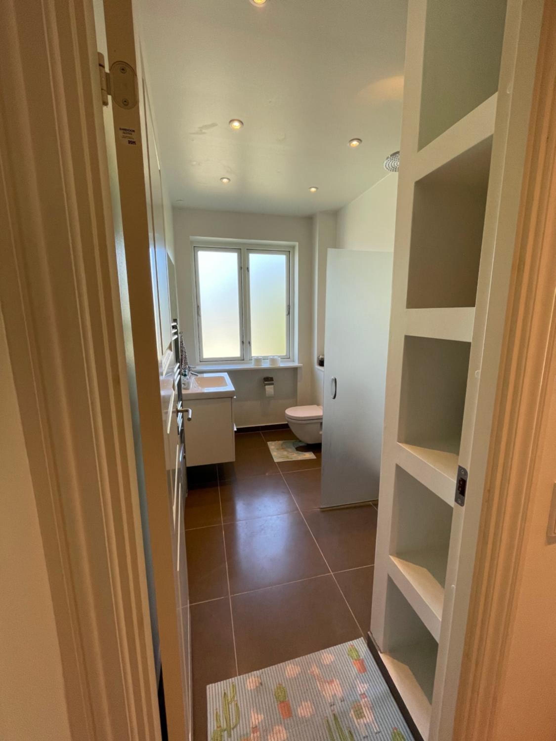 Spacious room in shared accommodation