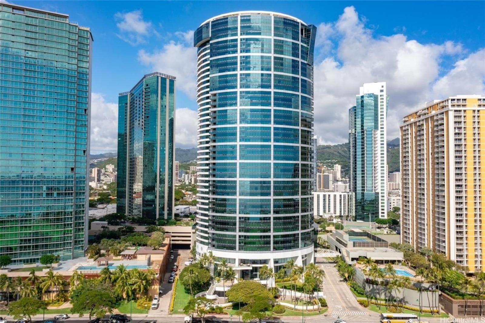 Moana Luxury Residence