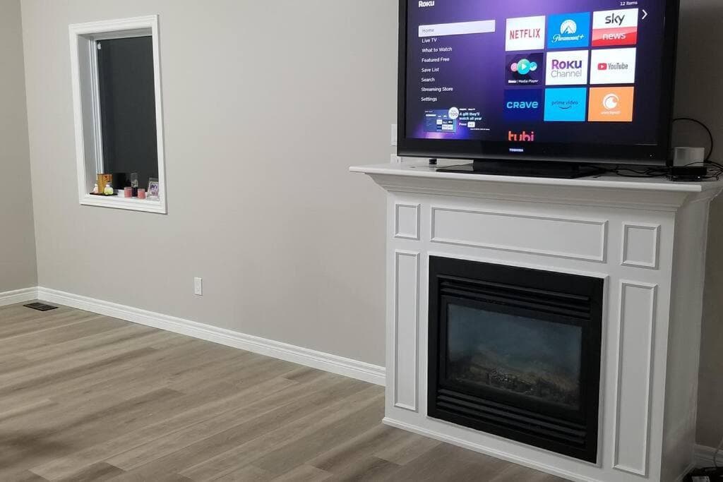 Cozy Luxurious Detached 4 Bedroom House