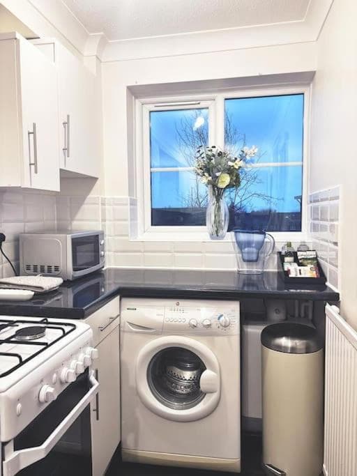 Apartment in Epsom With Free Parking