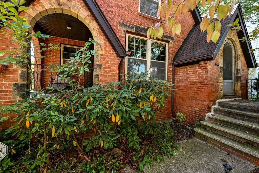 SuperHost PLUS ~ Designer Inspired Boynton Bungalow