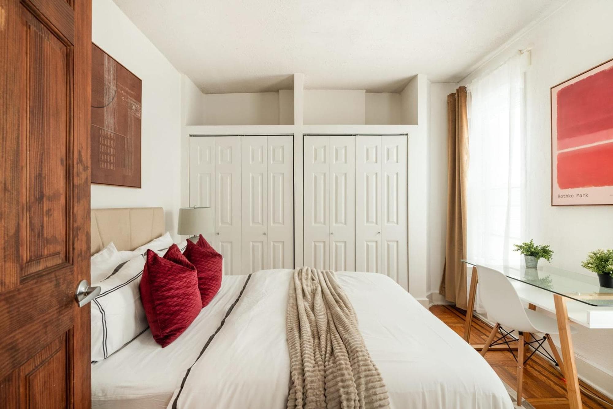 61-2C Prime UES 2BR Newly furnished best value