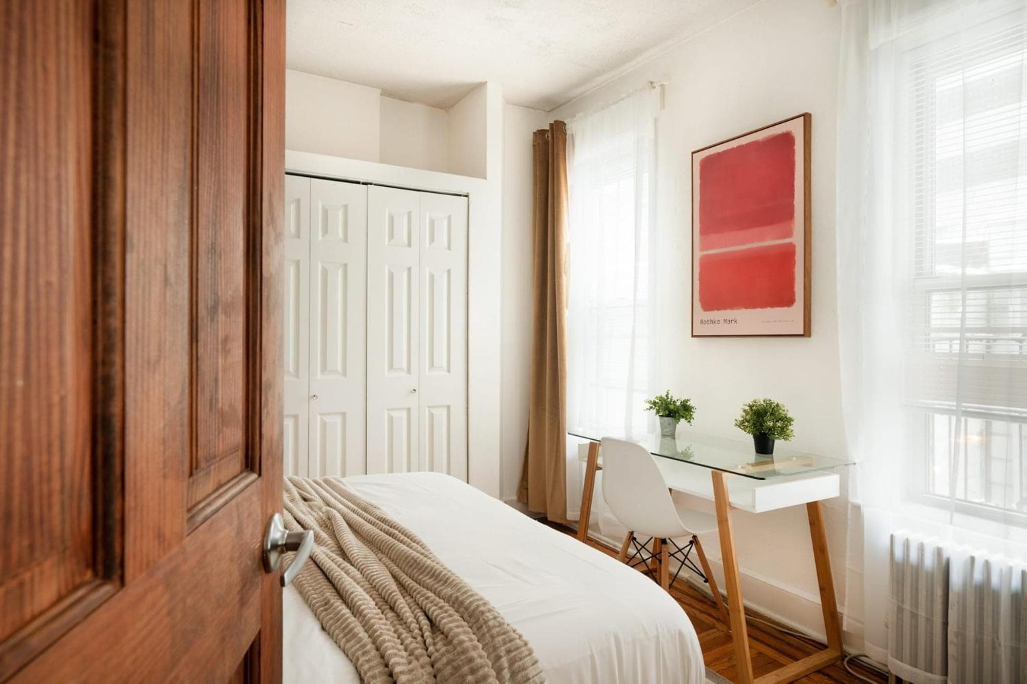 61-2C Prime UES 2BR Newly furnished best value