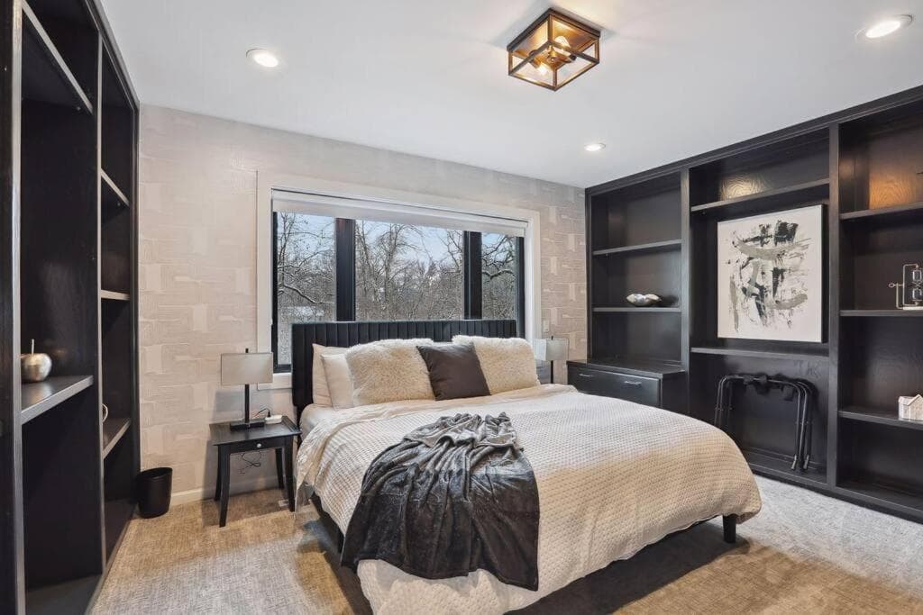 Welcome Oakland Place-Luxury/sleeps 24/+bunk room
