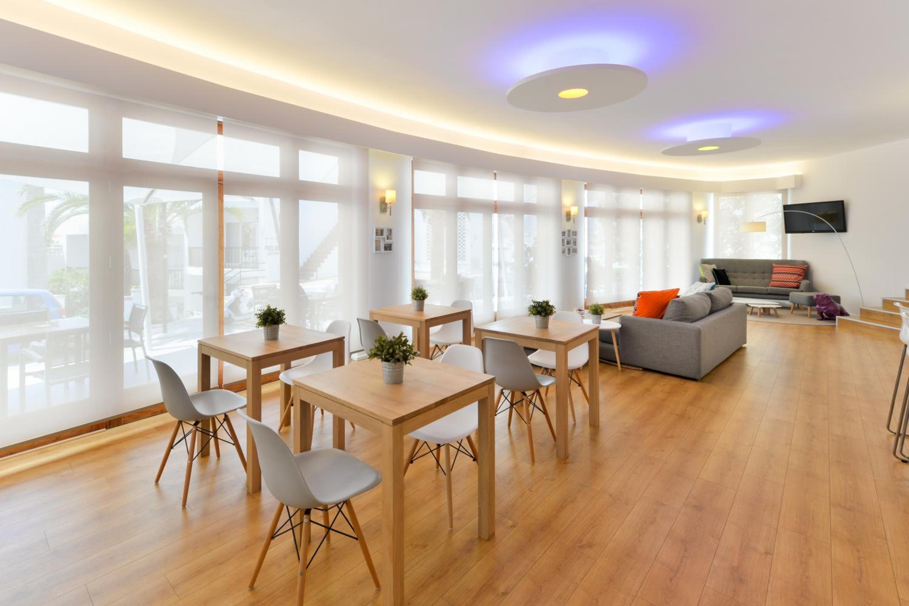 Hotel Cenit & Apts Sol y Viento