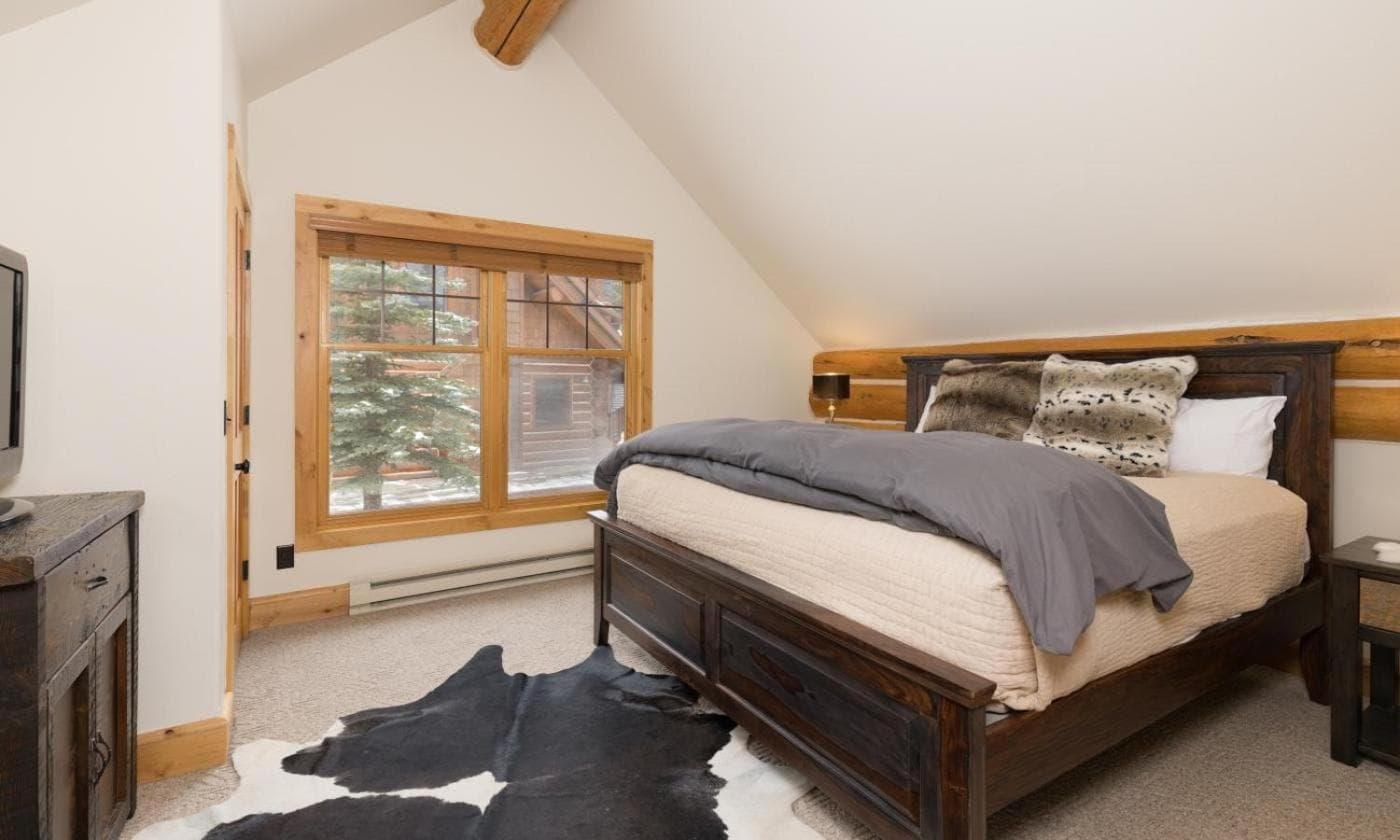 Powder Ridge Cabin Red Cloud 10