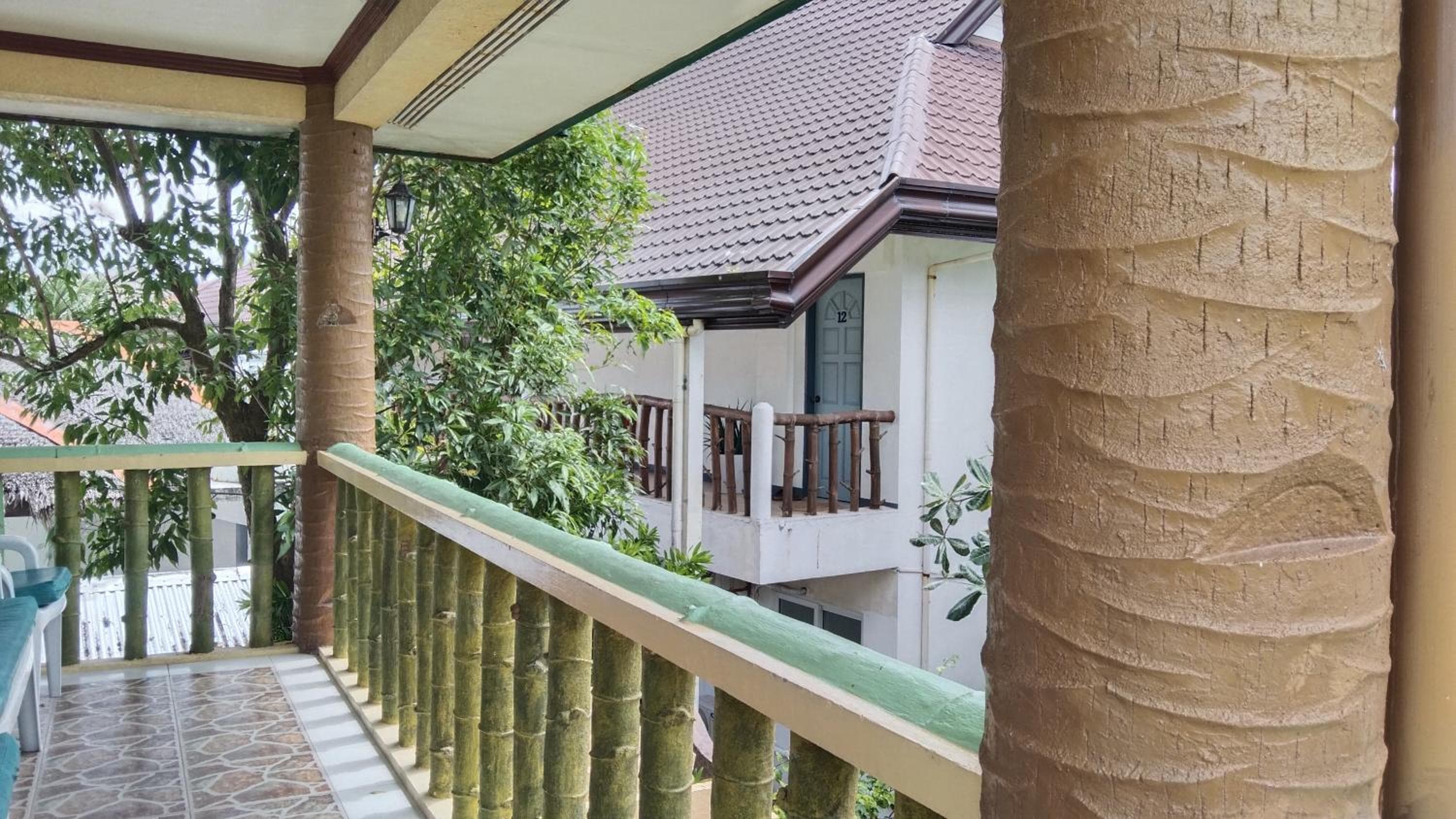 HMC GUESTHOUSE -Malapascua Island Air-conditioned Room #1