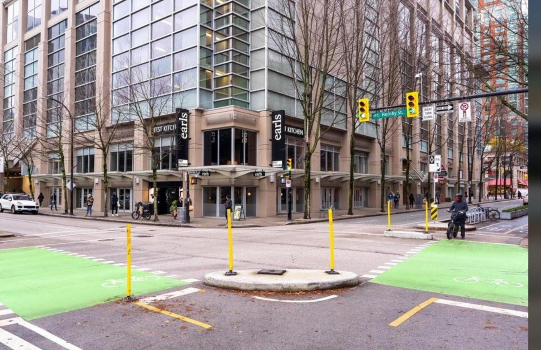 Downtown Vancouver 1-bedroom condo high-rise