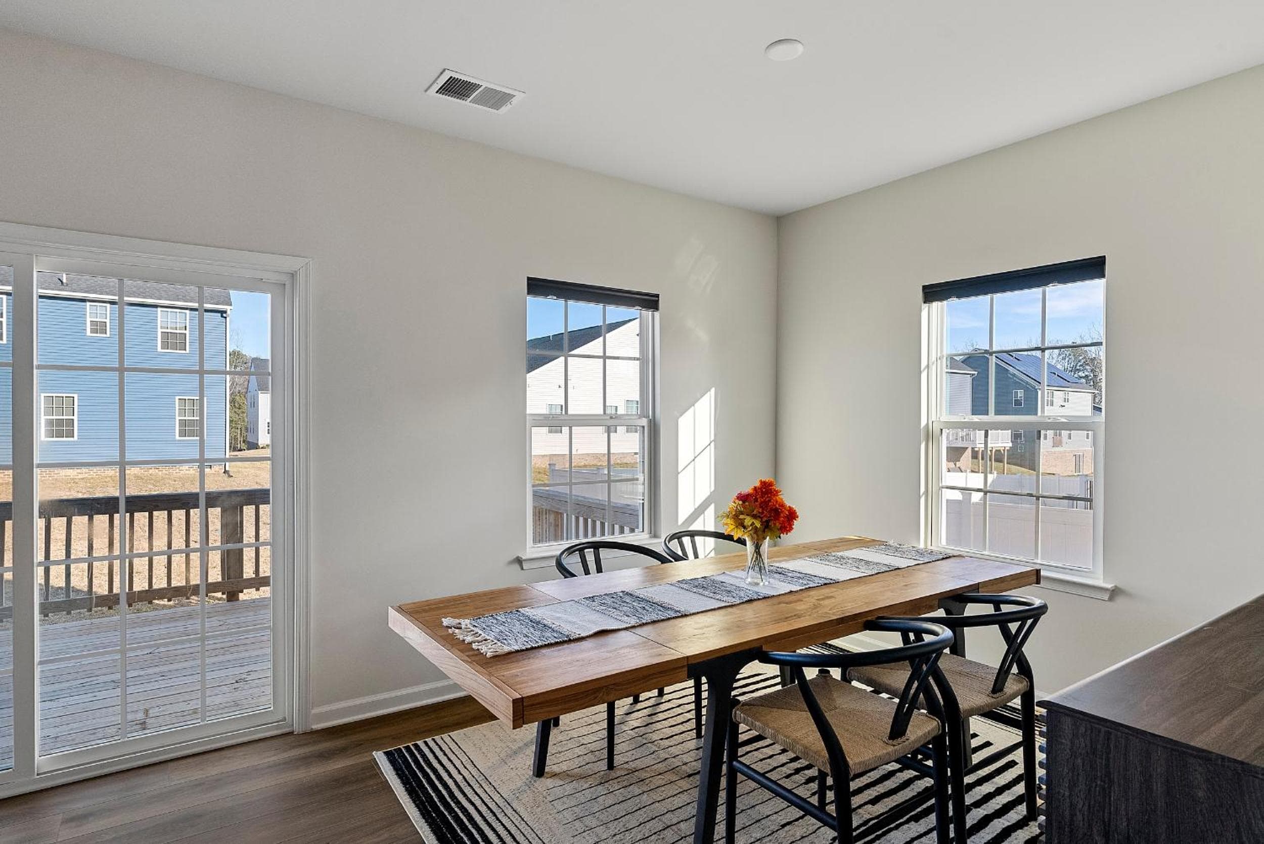 Naya Urban Oasis - Luxurious Three-Bedroom with Modern Amenities in Richmond City
