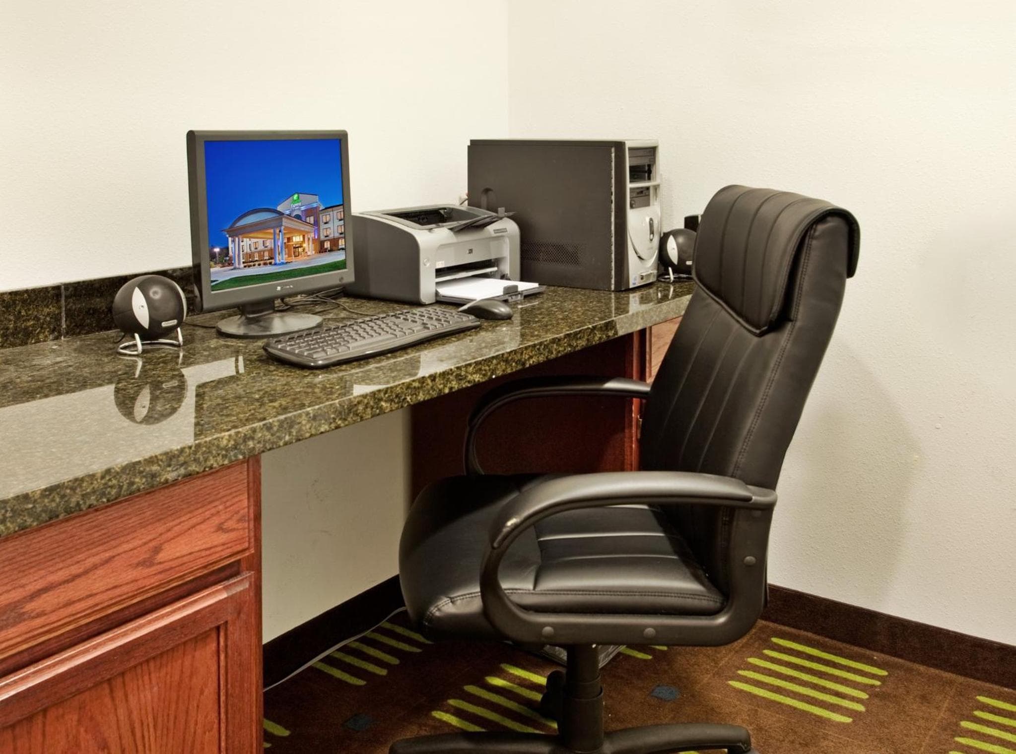 Holiday Inn Express Hotel & Suites St. Charles by IHG