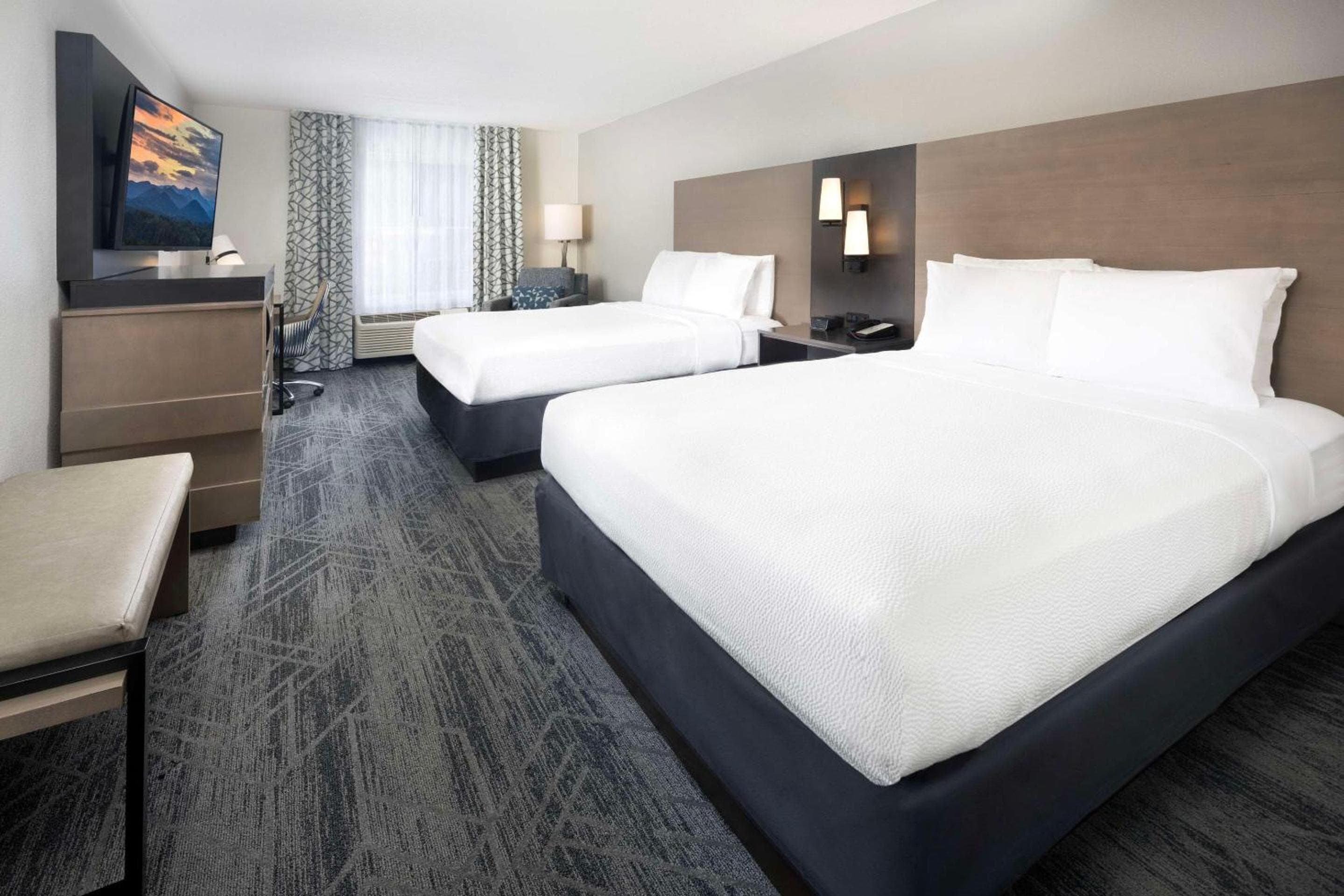 La Quinta Inn & Suites by Wyndham Downtown Asheville