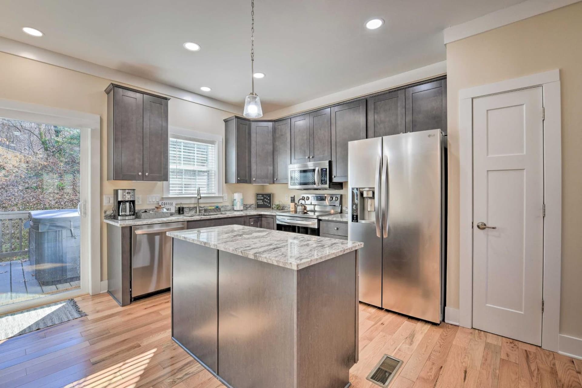 New Country House with Stylish Modern Amenities