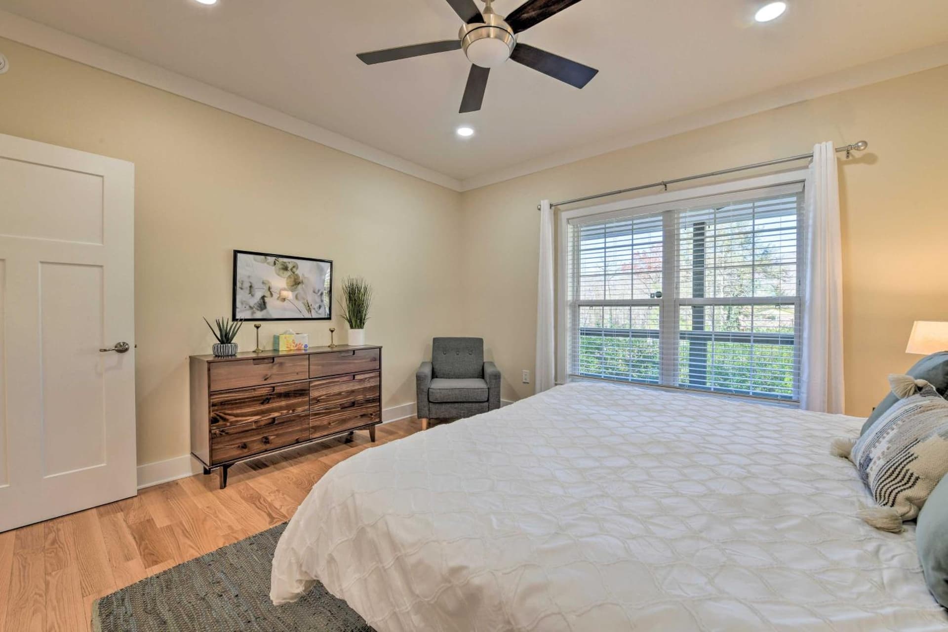 New Country House with Stylish Modern Amenities