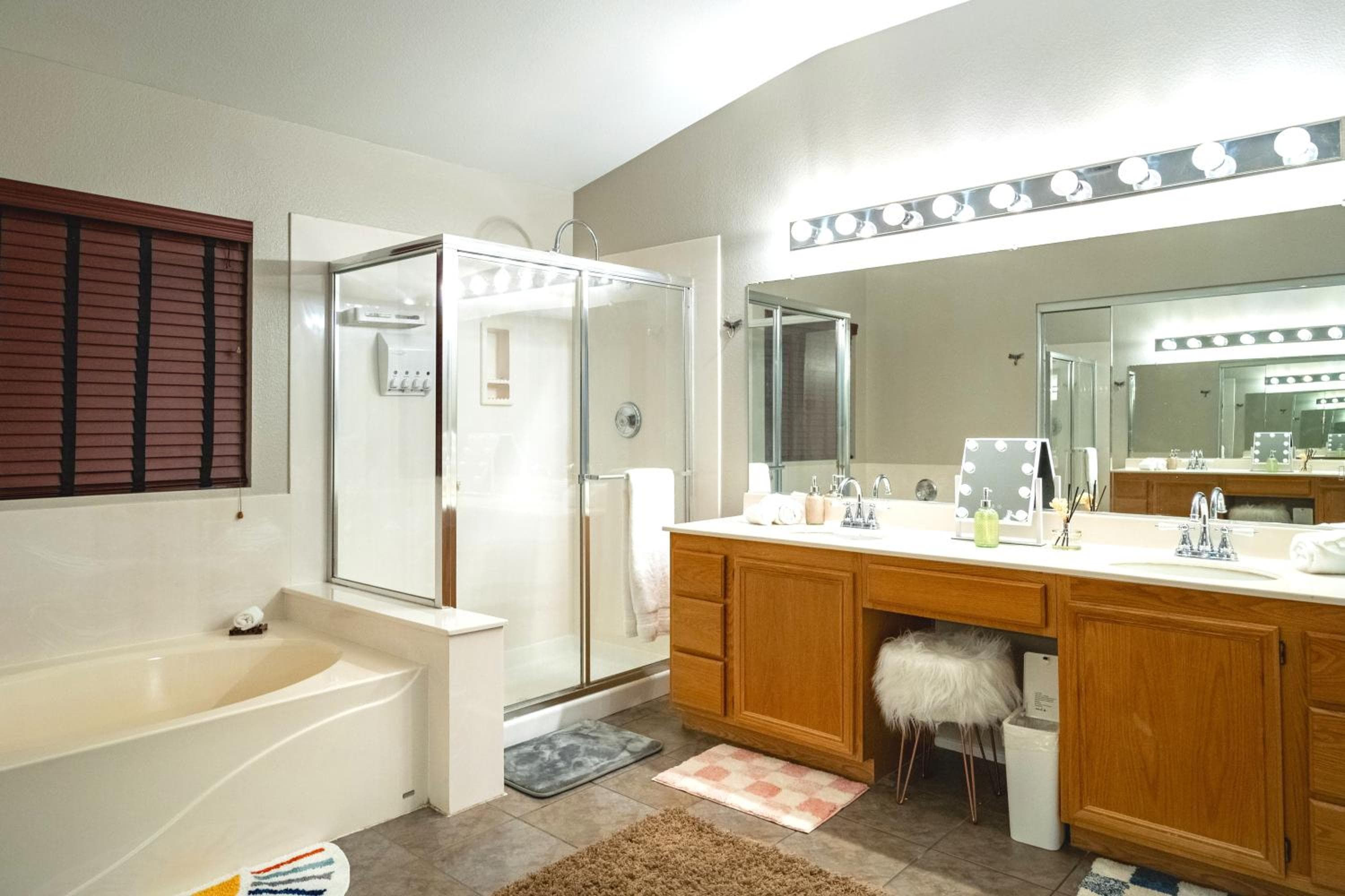 5BR 3BA Family friendly entire home w pool, spa, games, tvs, and more
