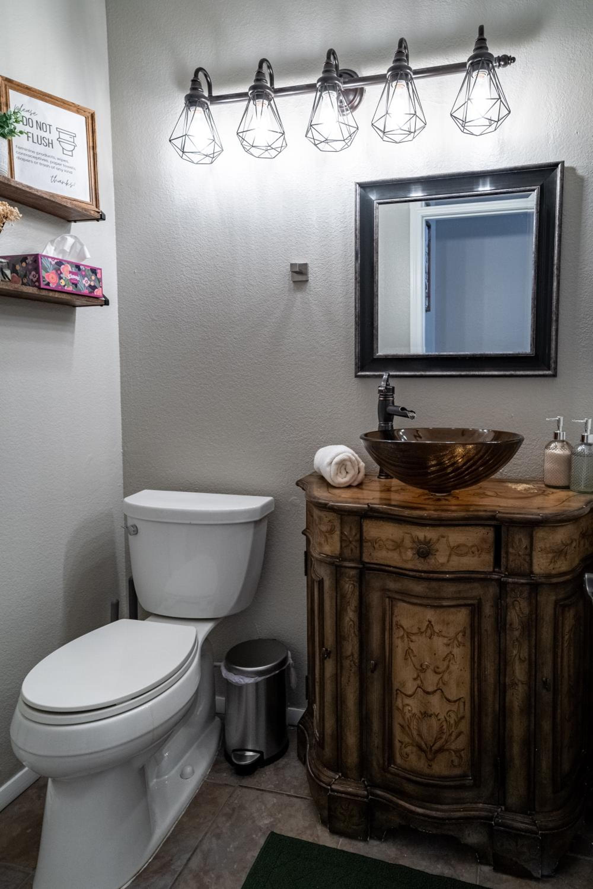 5BR 3BA Family friendly entire home w pool, spa, games, tvs, and more