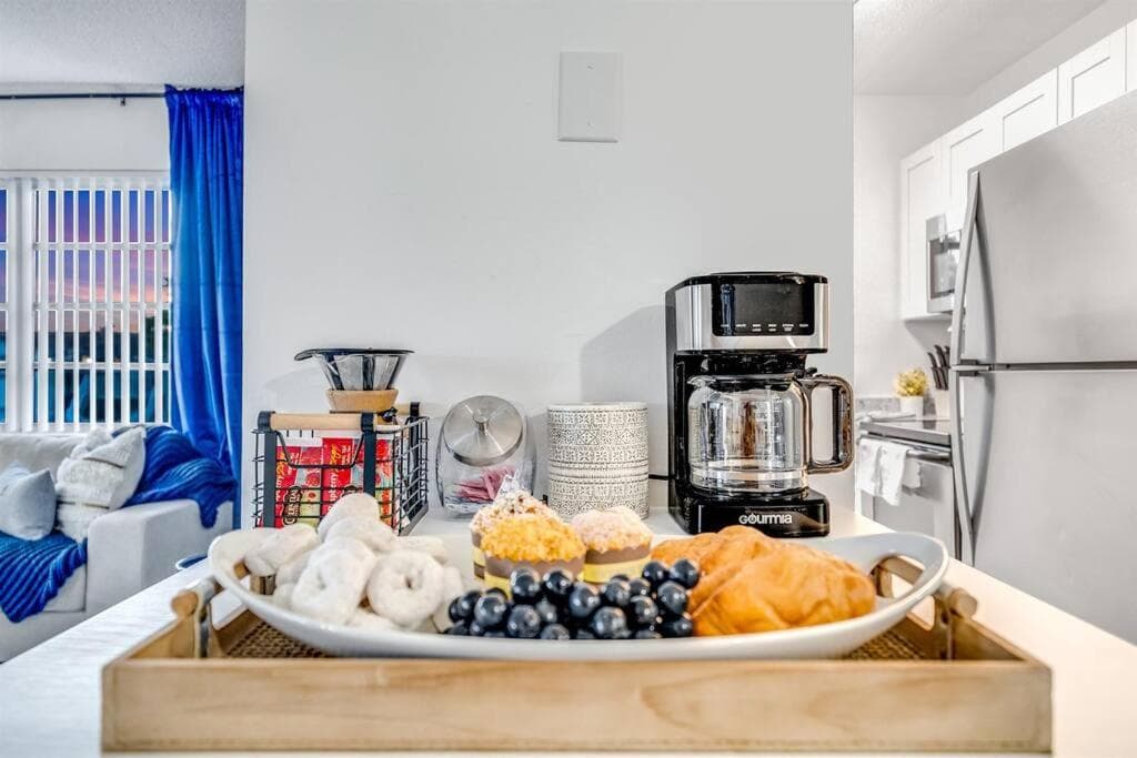 Stylish - Water View Condo - Palm Wave Says
