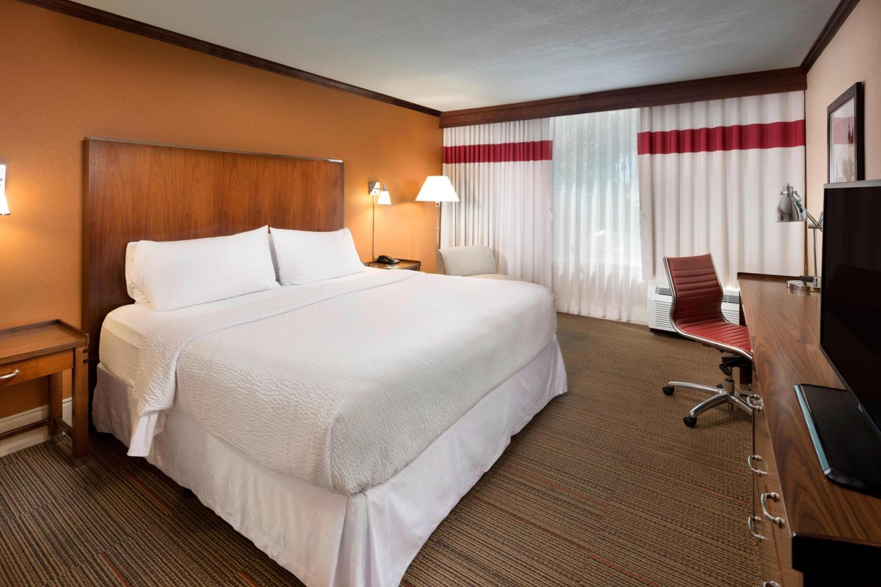 Four Points by Sheraton Kansas City Airport