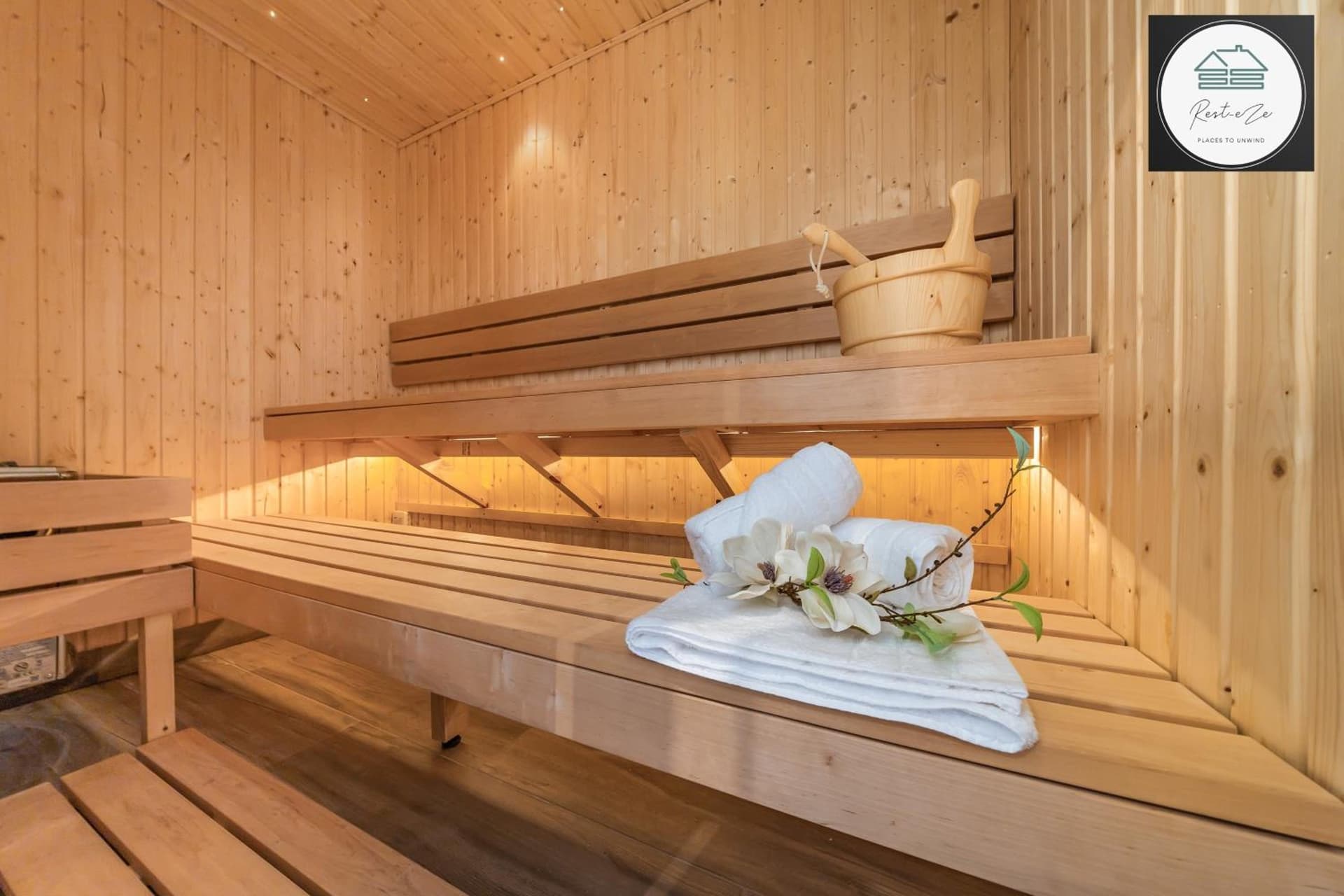 Beautiful Barn with Air Con Private Sauna, King Bed, EV Charger