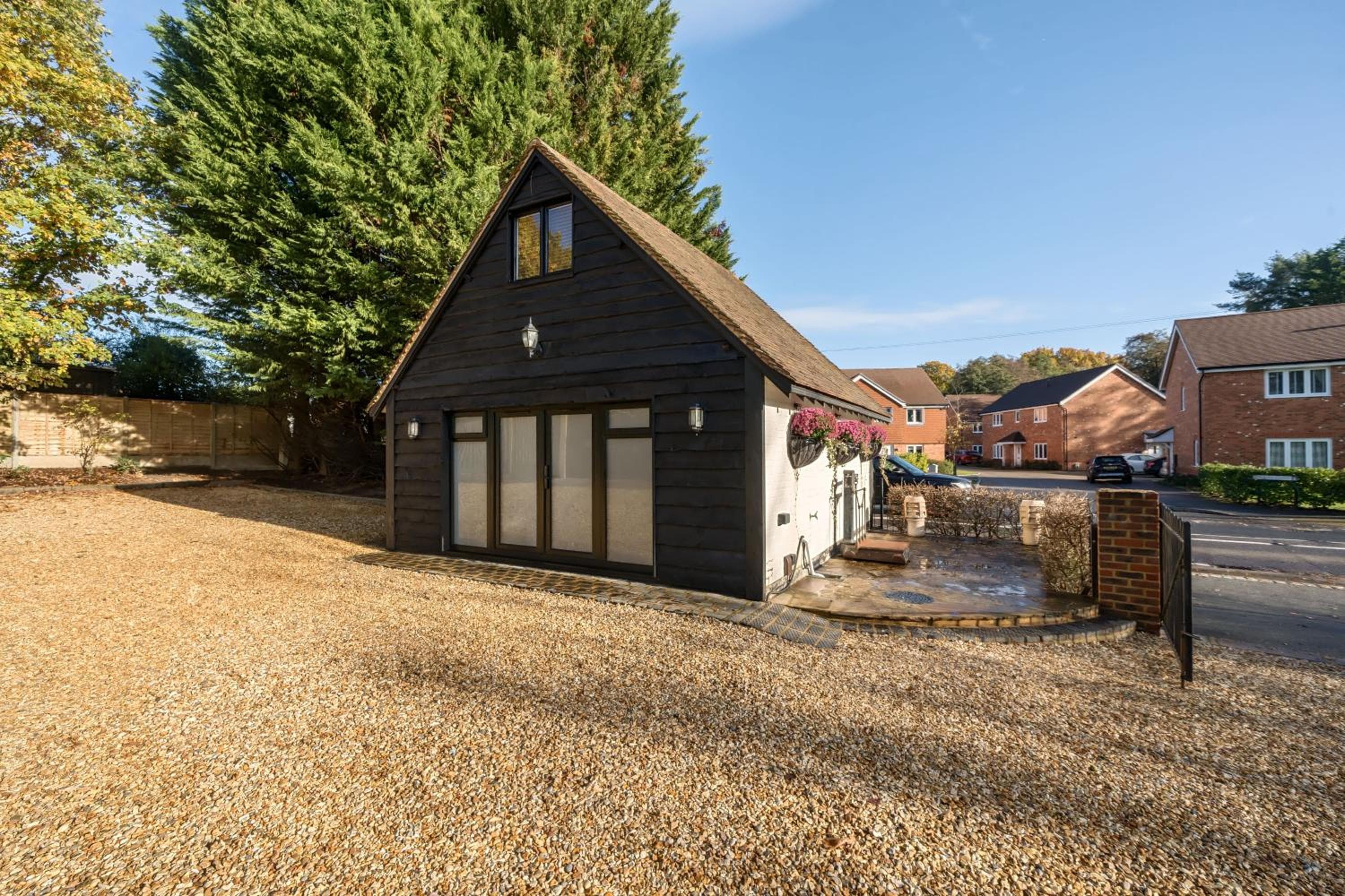 Beautiful Barn with Air Con Private Sauna, King Bed, EV Charger