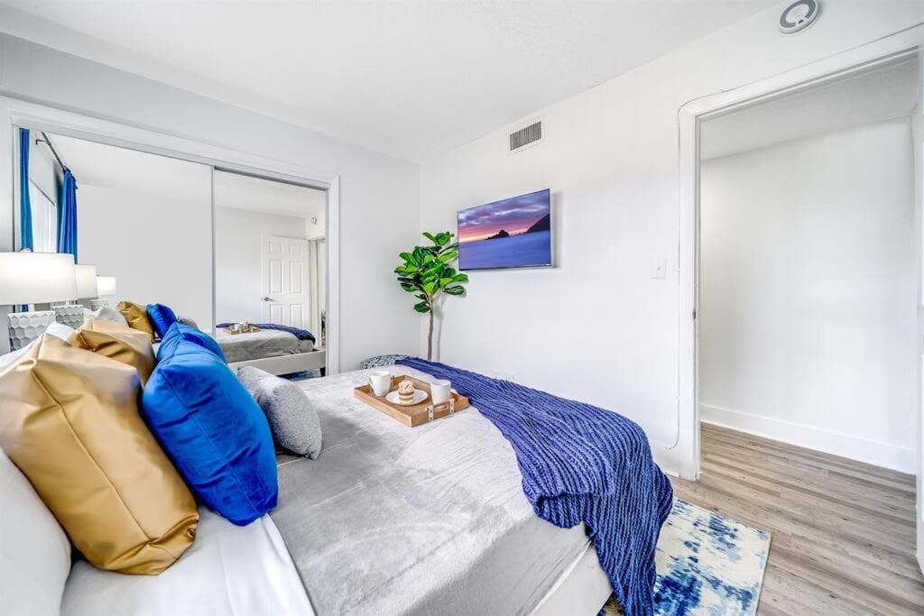 Adorable Condo in Peaceful Area - Palm Wave Says