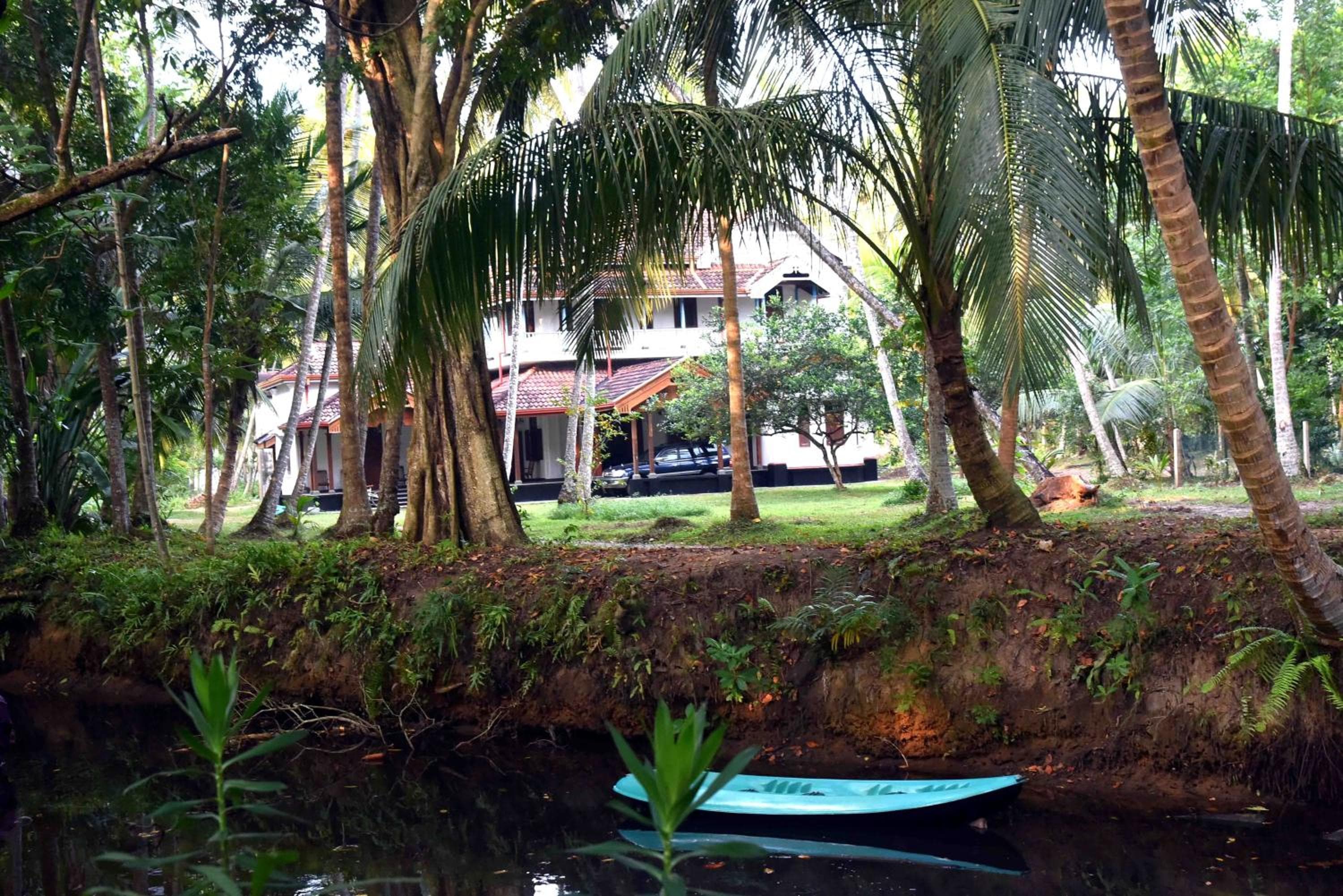 Mishthana Canal Resort