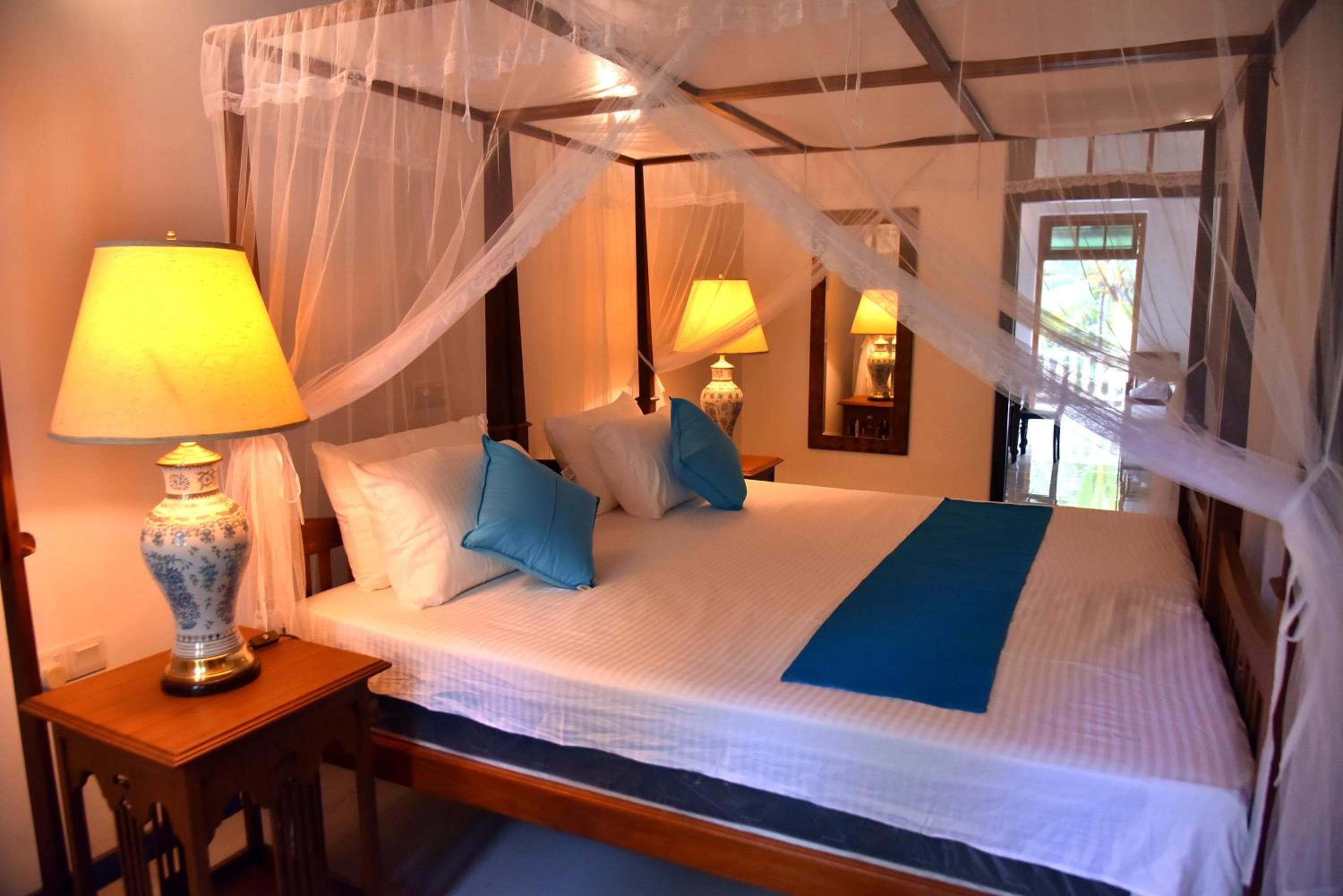 Mishthana Canal Resort