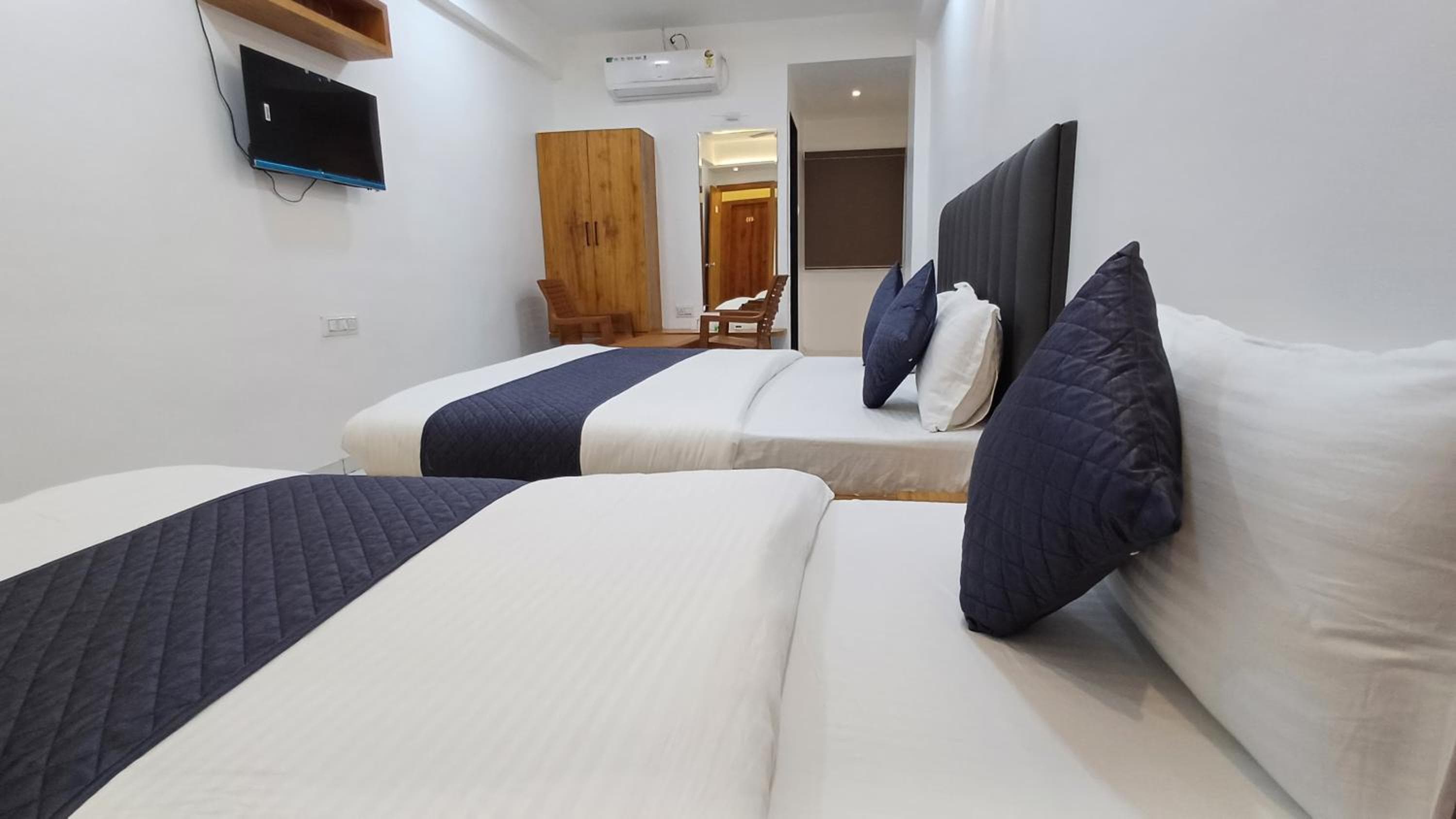 Hotel The Grand Jashi Residency