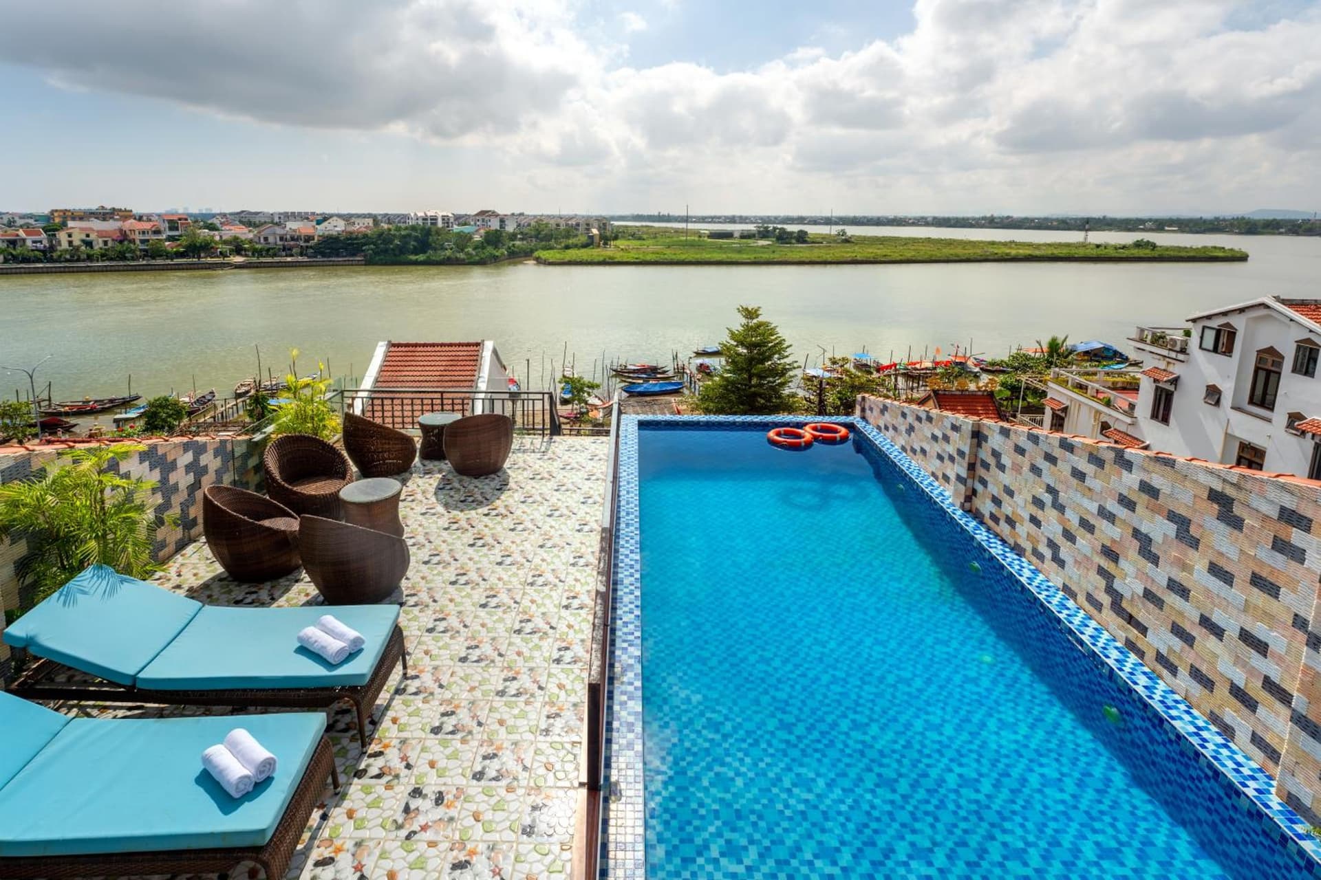 Rockmouse Centre River Villa Hoi An
