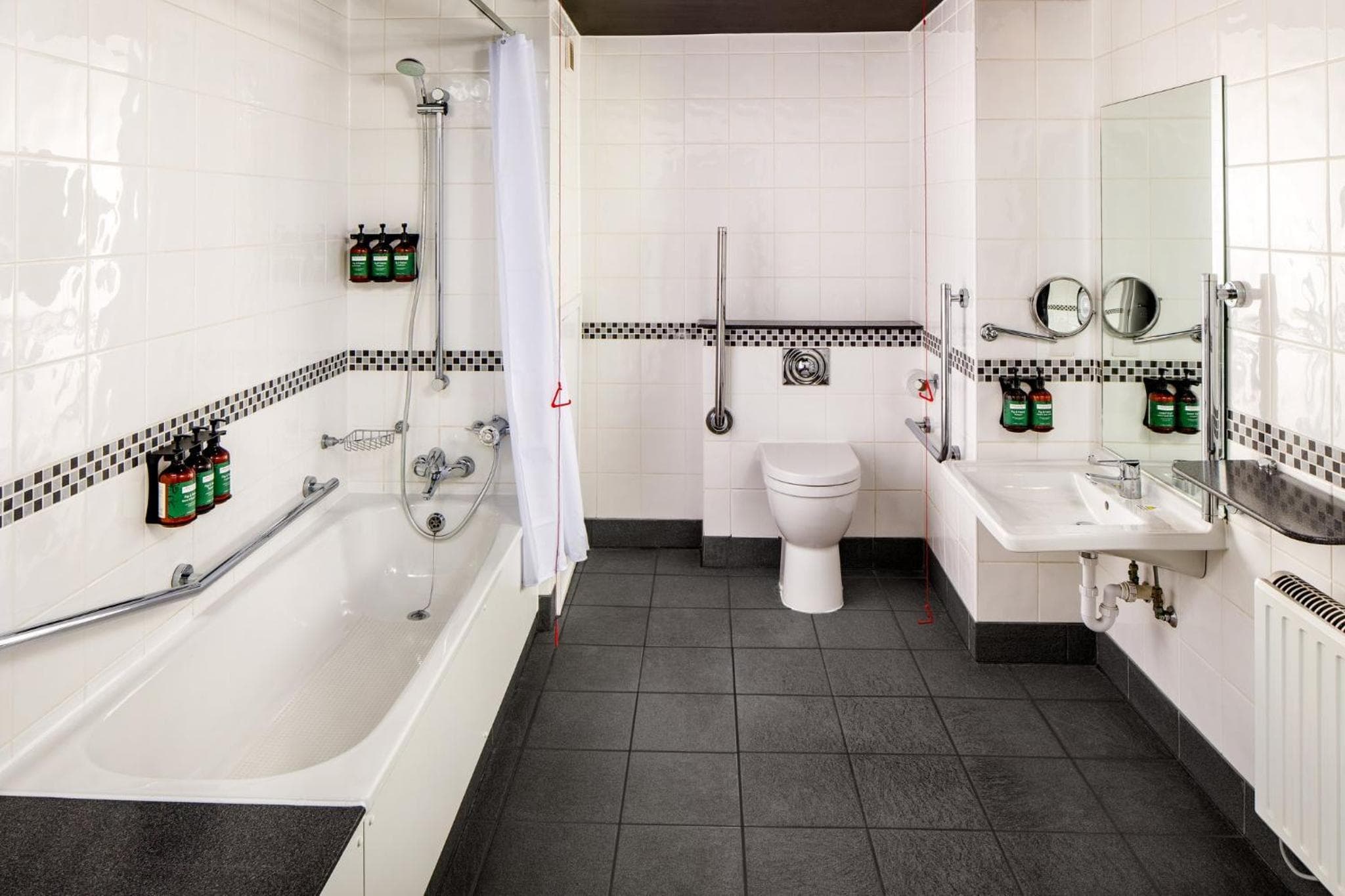 Crowne Plaza Manchester Airport by IHG