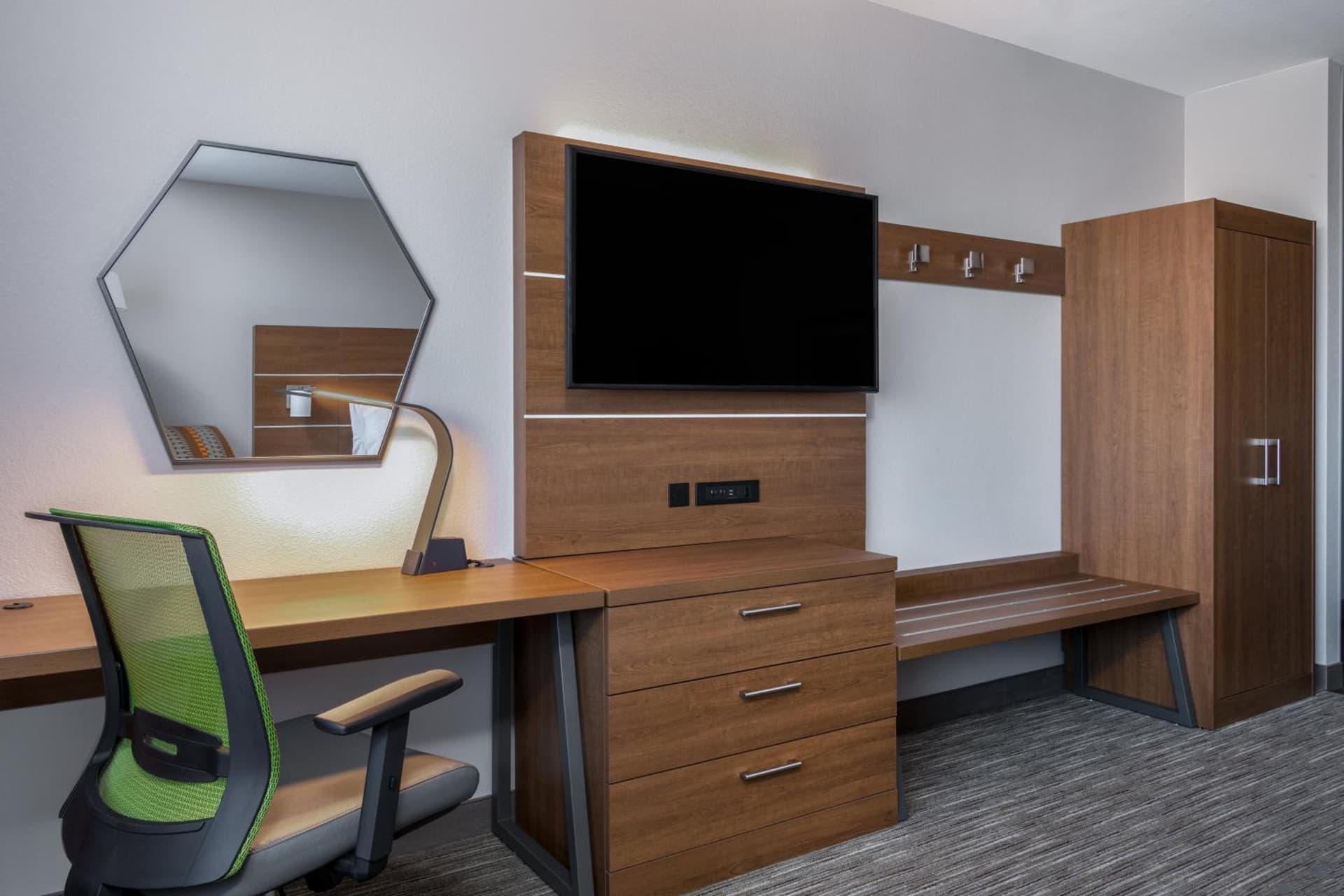 Holiday Inn Express & Suites - Colorado Springs South I-25 by IHG