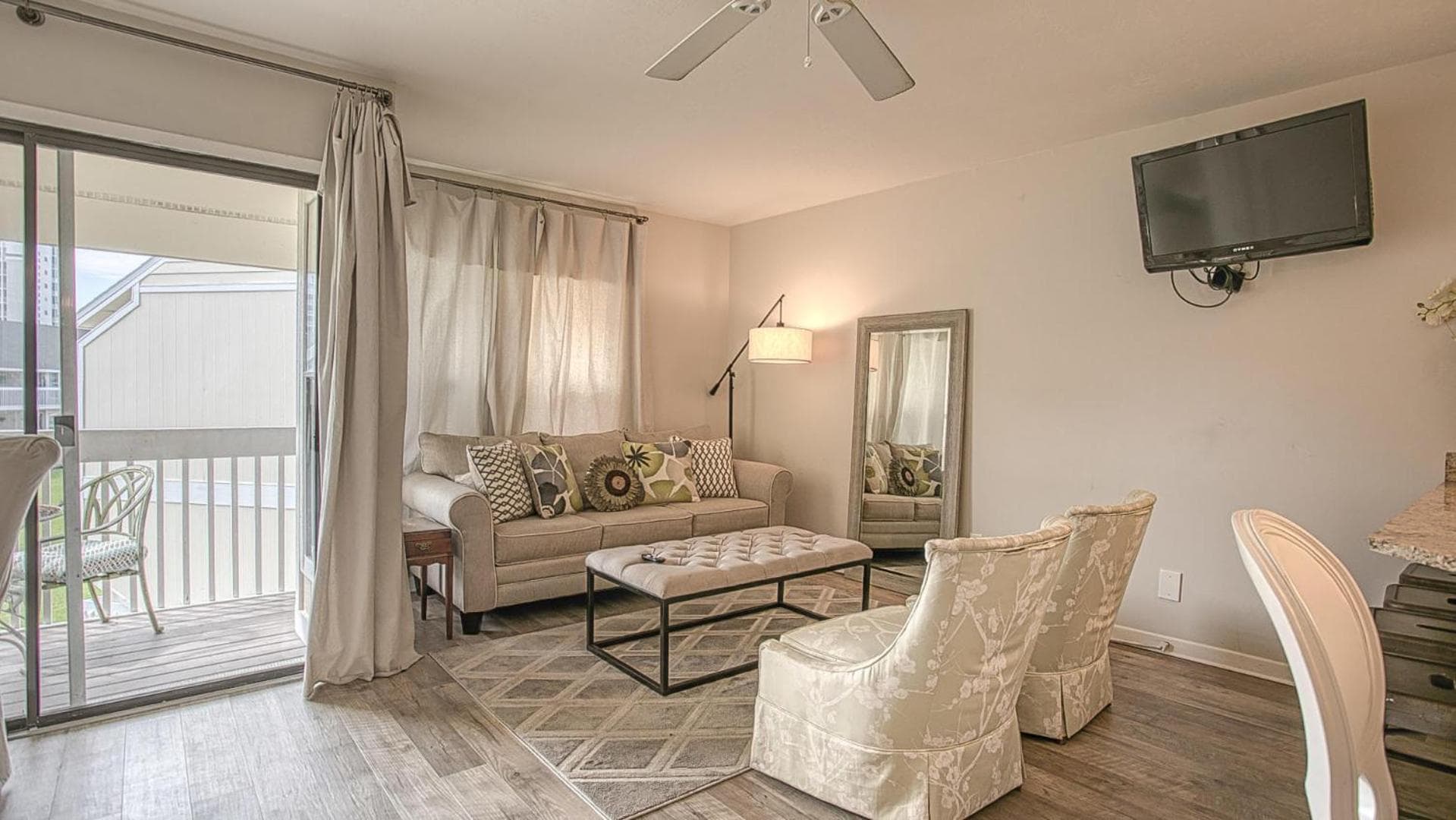 Sandpiper Cove 8239 Newly Remodeled Short walk to the Beach