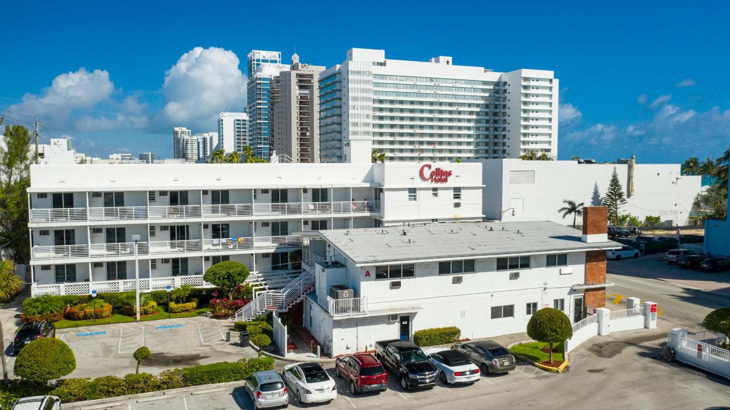 Collins Hotel