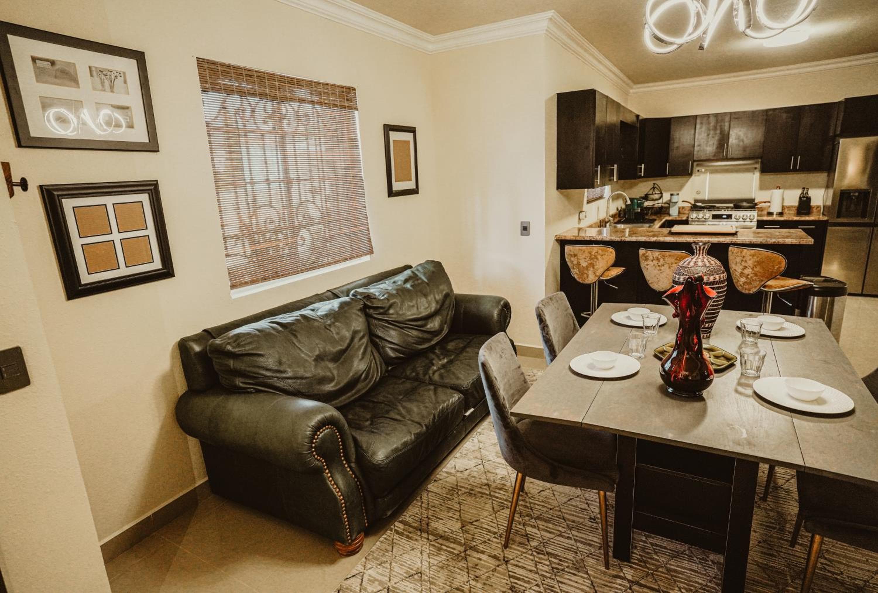 Casa Panda near Airport / Shopping Plaza and International Border