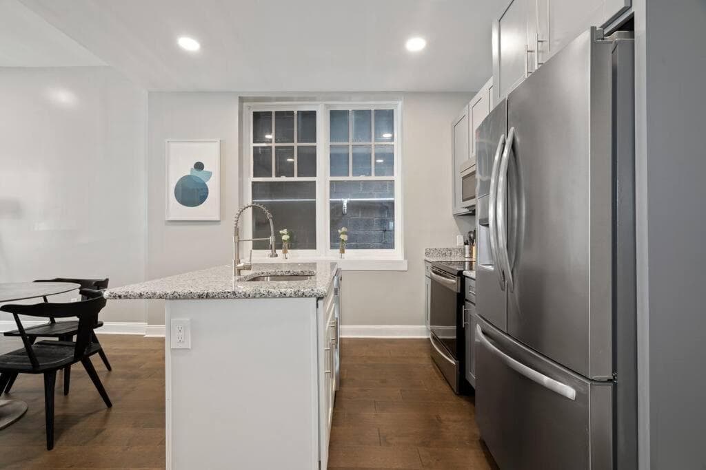 Downtown HBG Gem: 2BR Apt