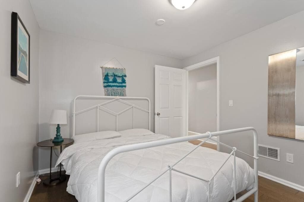 Downtown HBG Gem: 2BR Apt