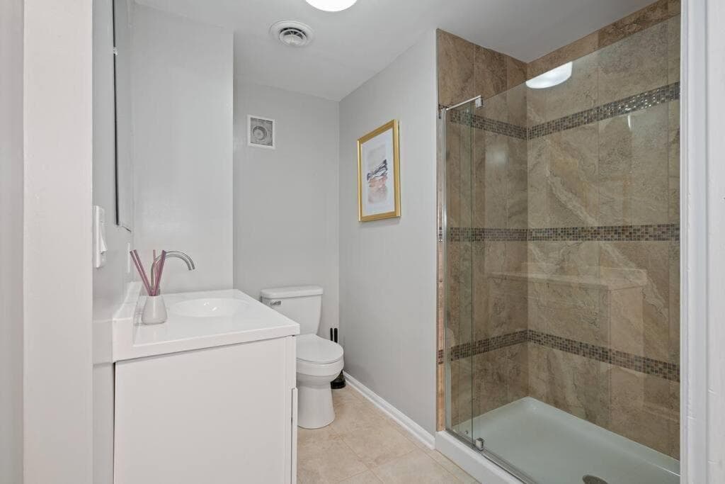 Downtown HBG Gem: 2BR Apt
