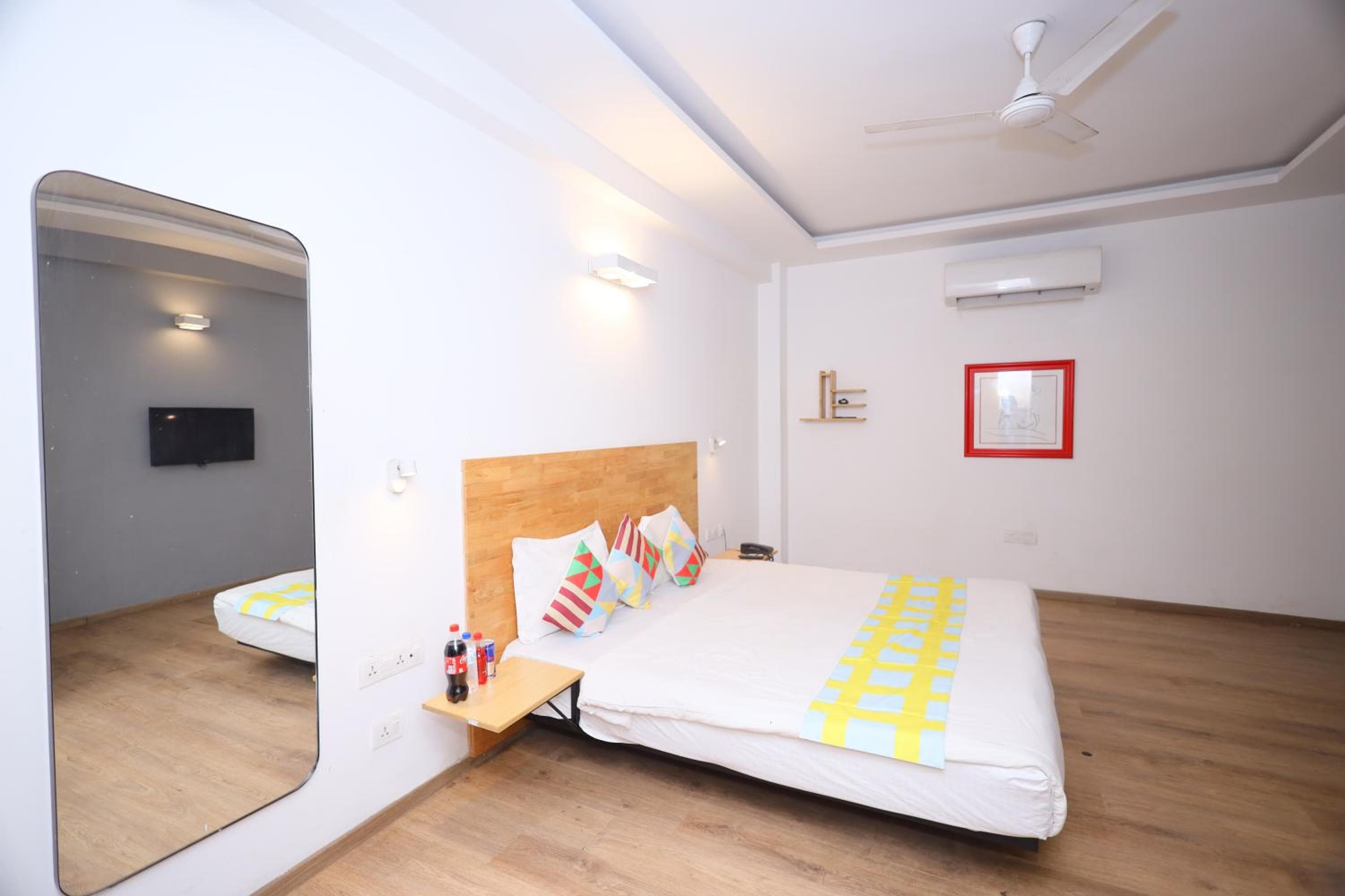 Hotel Wedlock sector 47