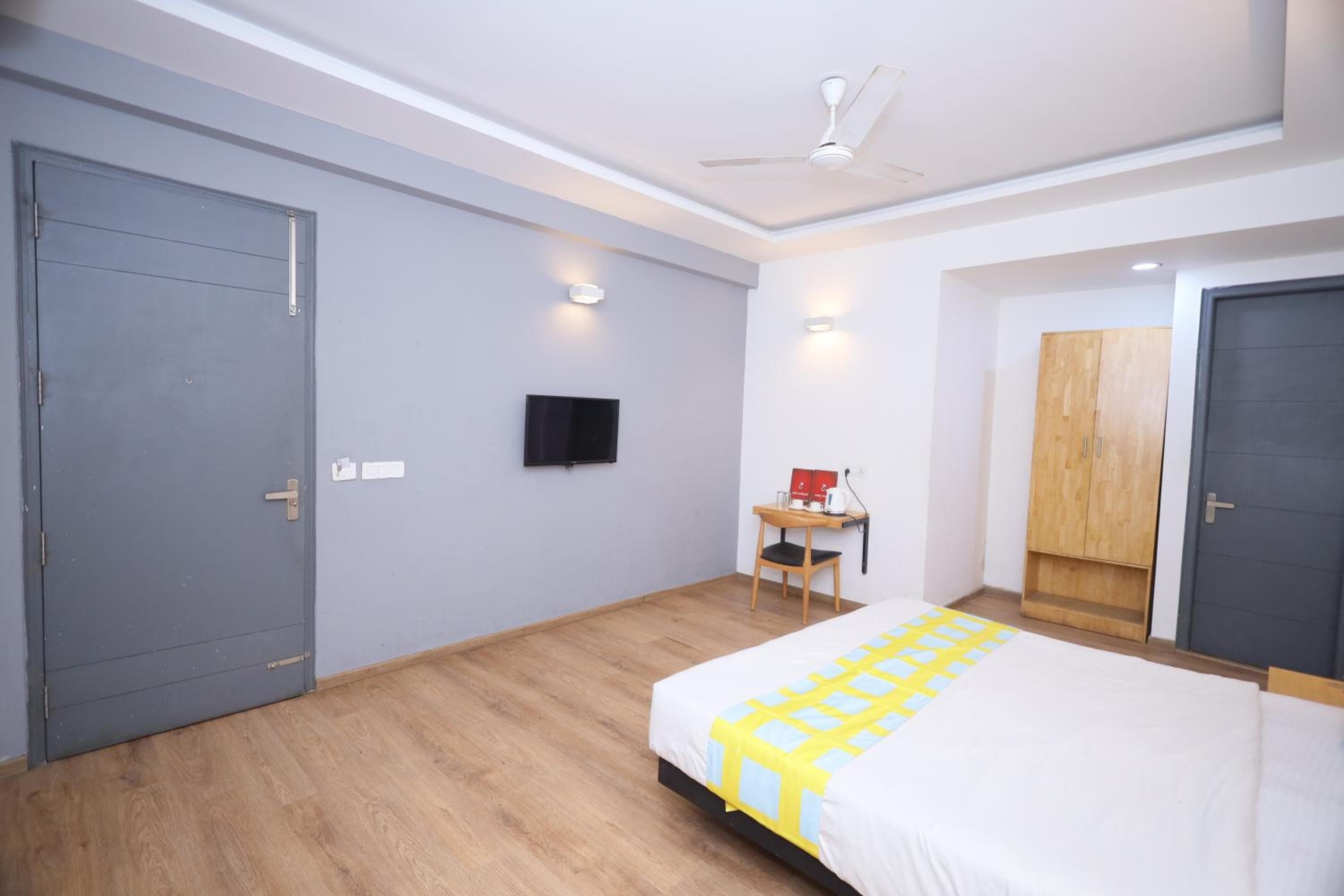 Hotel Wedlock sector 47