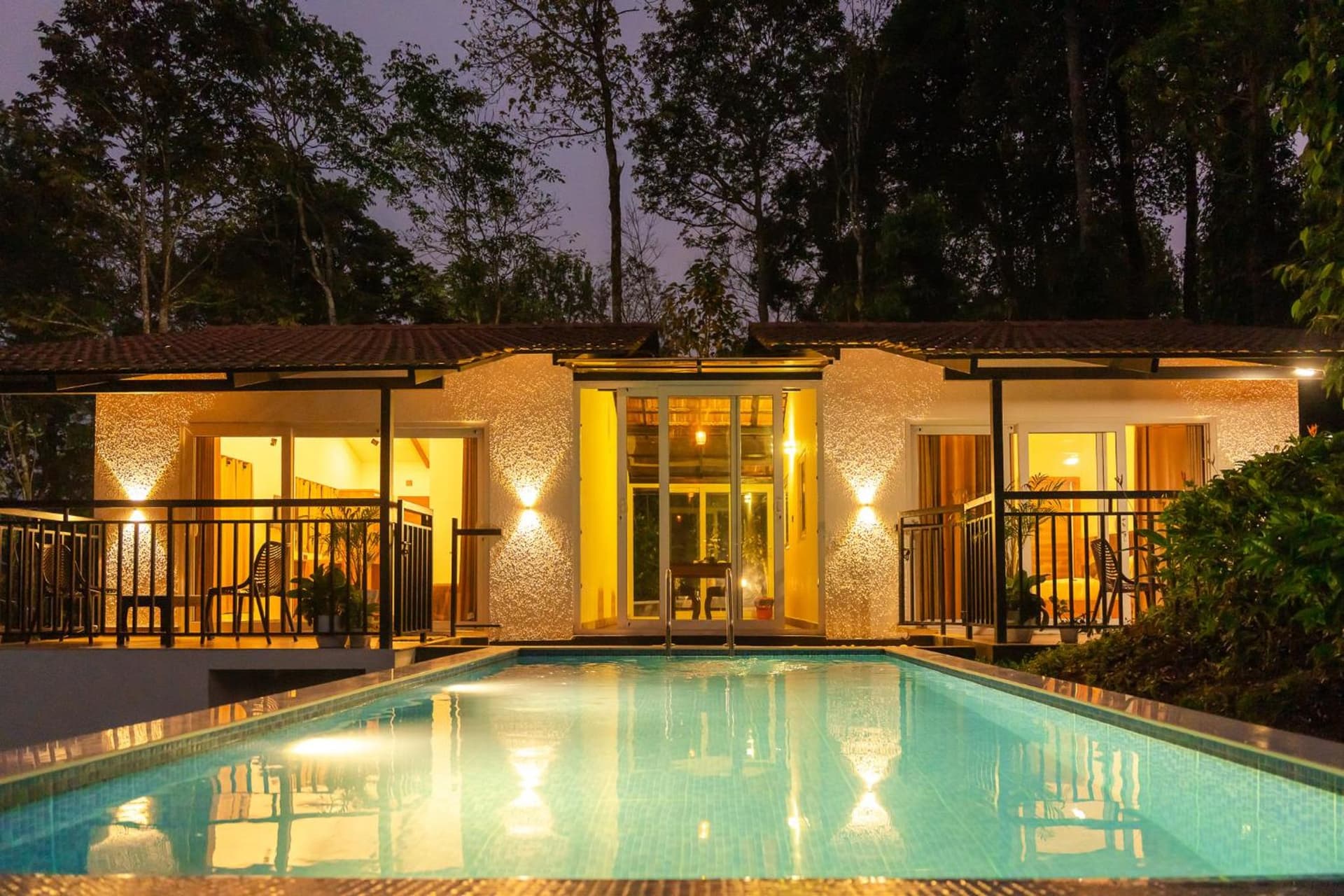 Tealawn Pool Villa, Munnar