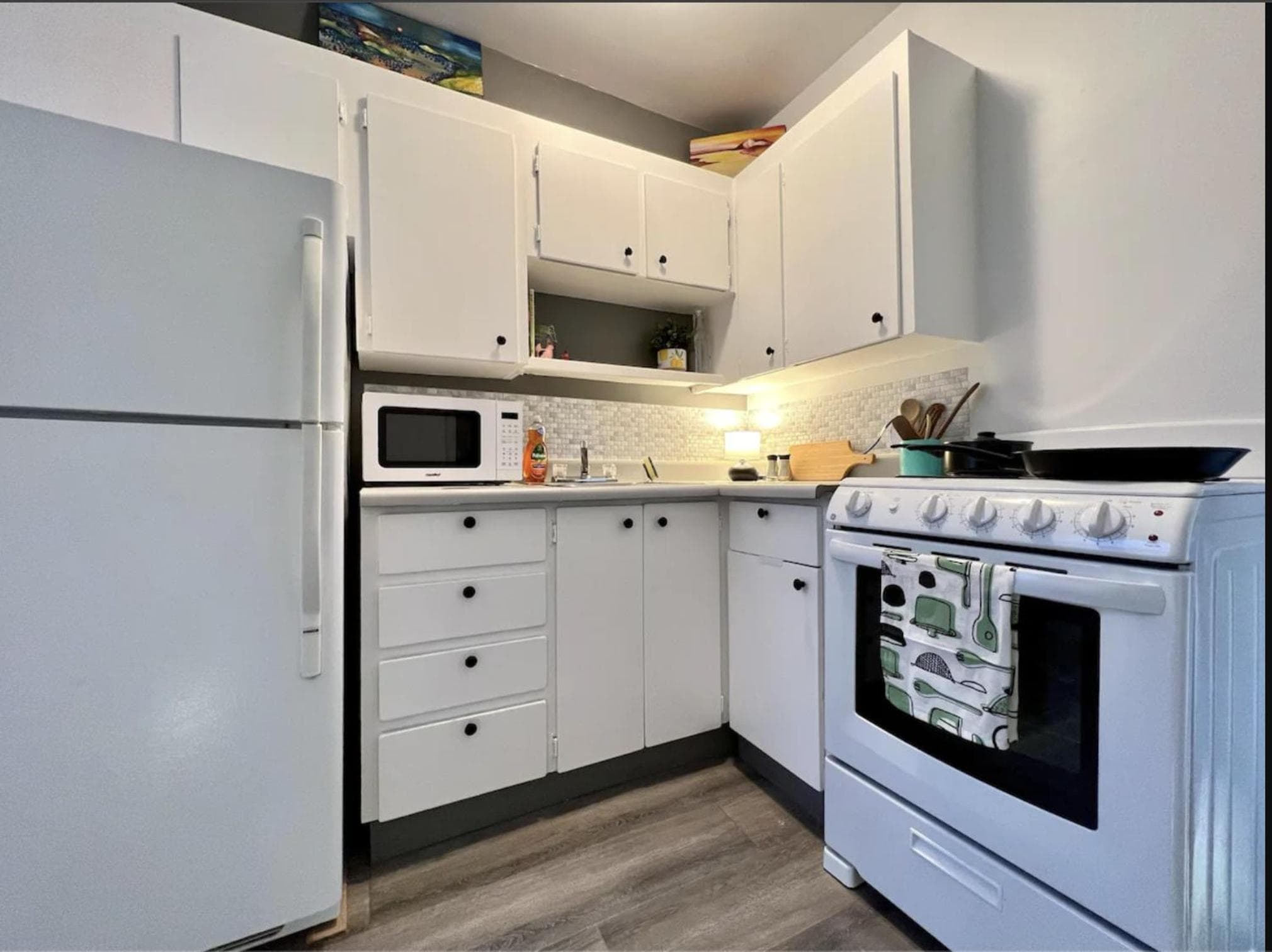 One Bedroom Apartment Steps to Waterfront/Downtown Barrie