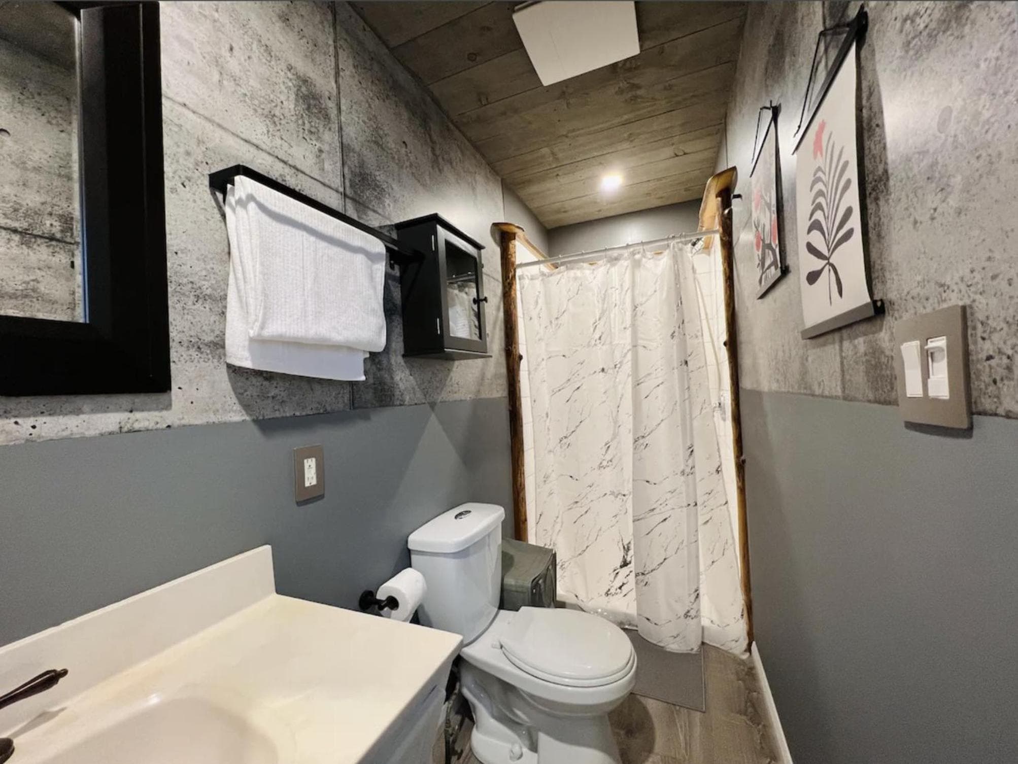 One Bedroom Apartment Steps to Waterfront/Downtown Barrie